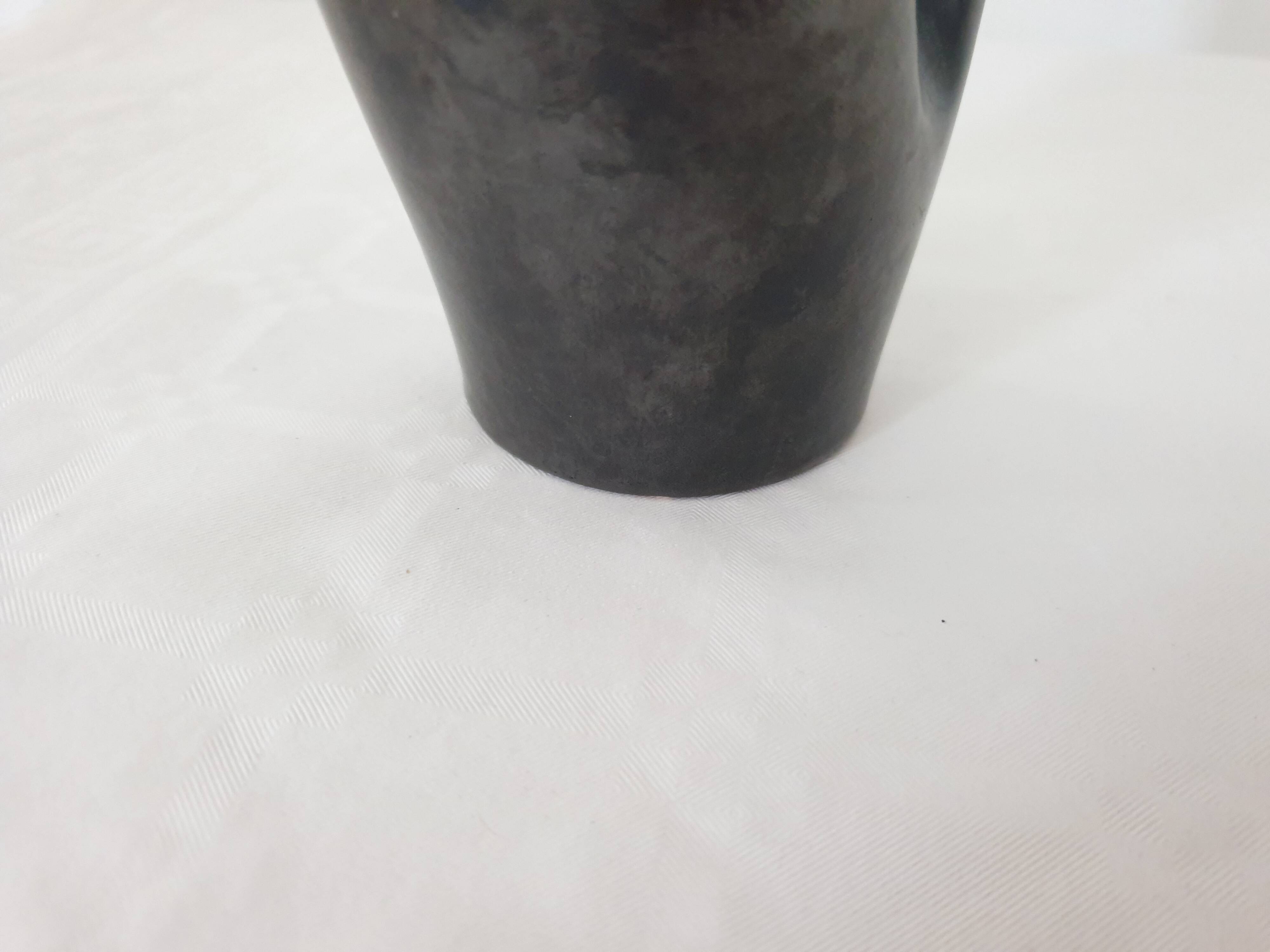 Free-form ceramic vase in Black / Bordeaux signed Elchinger from the 50s