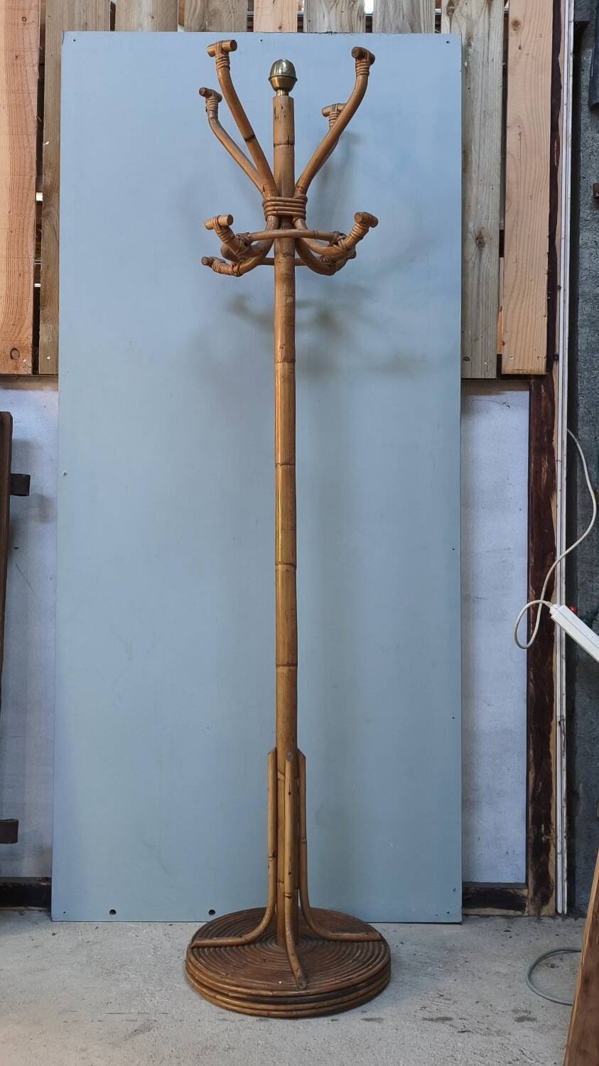 Vintage "parrot" coat rack in bamboo and rattan