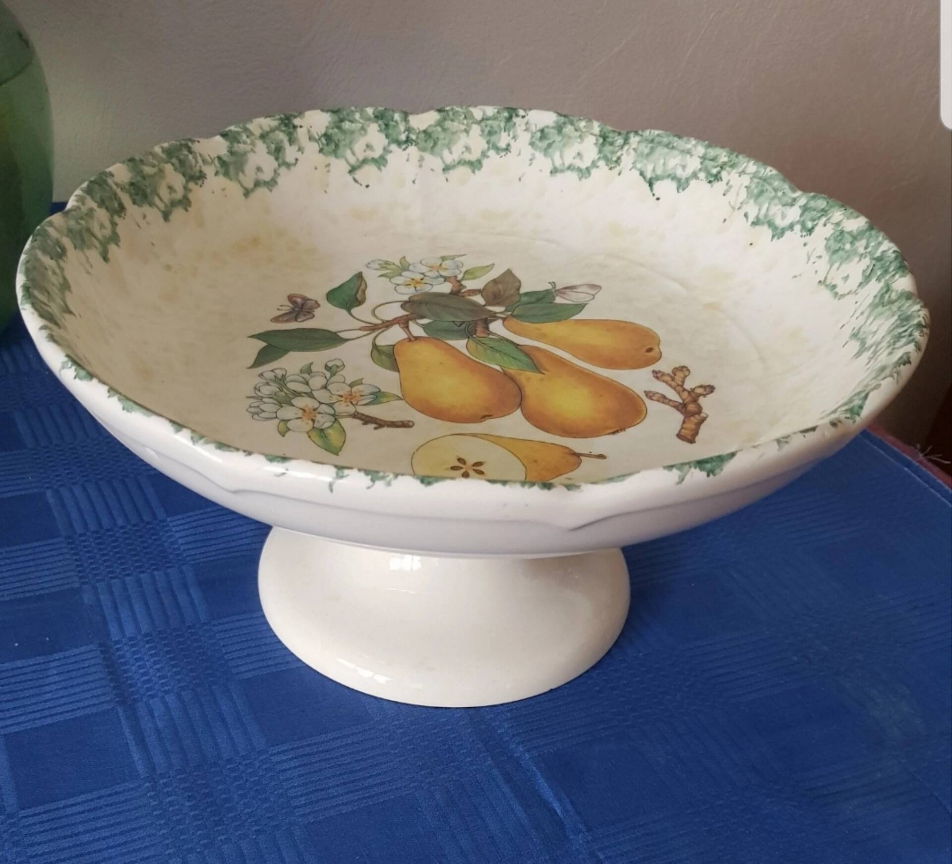 Grande coupe a fruits sur pied