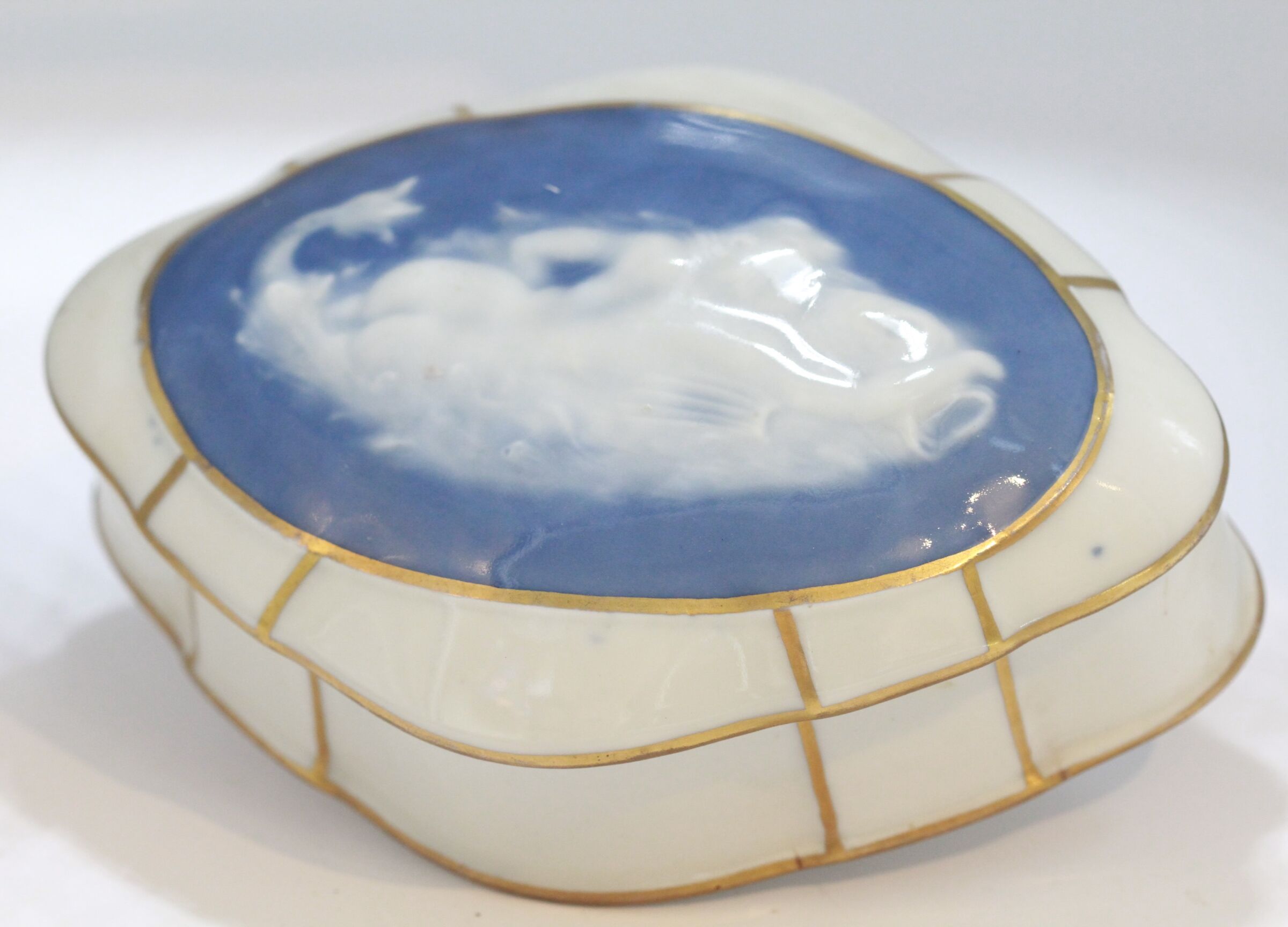 Old limoges porcelain jewelry box