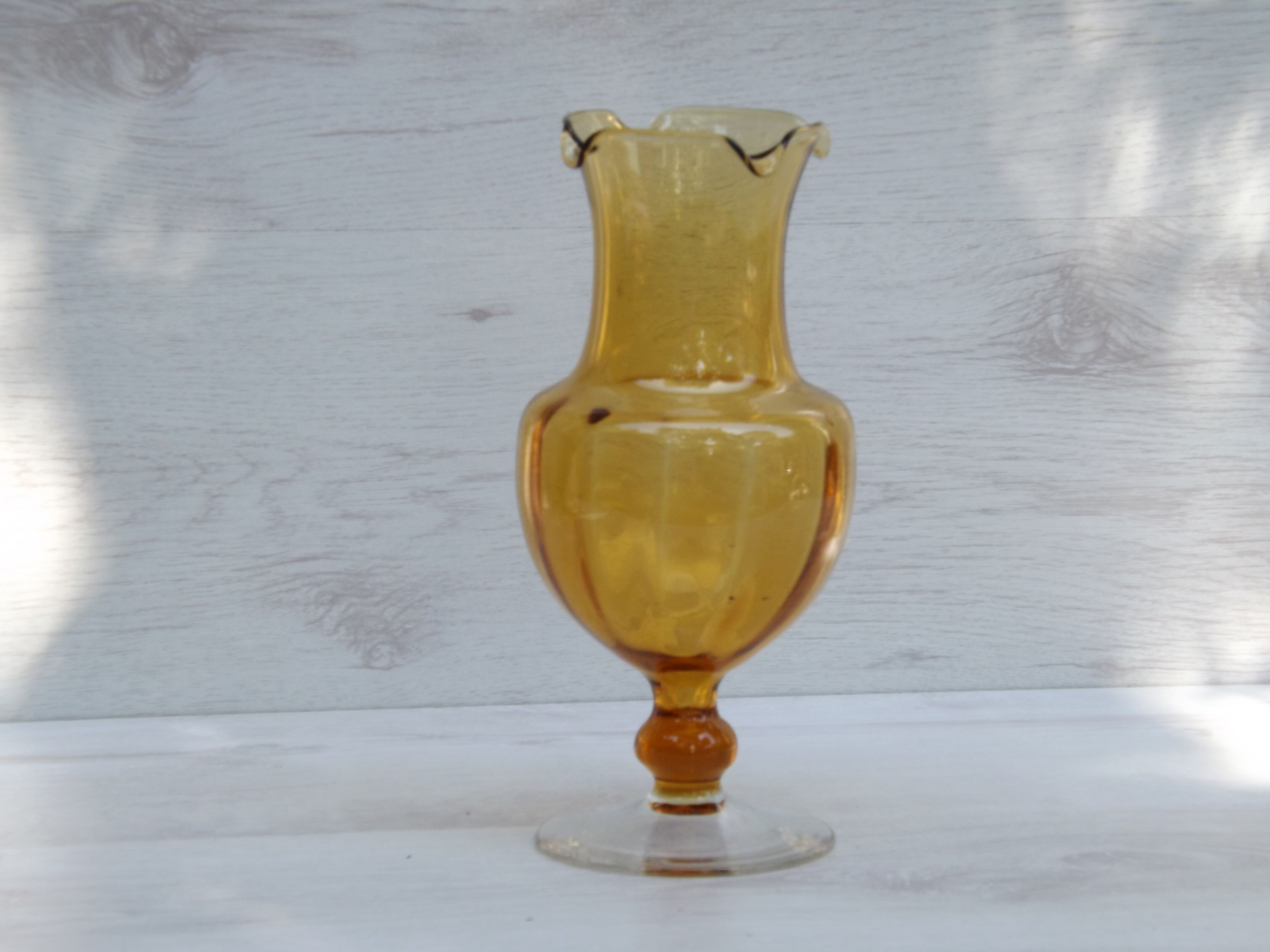Amber glass standing vase