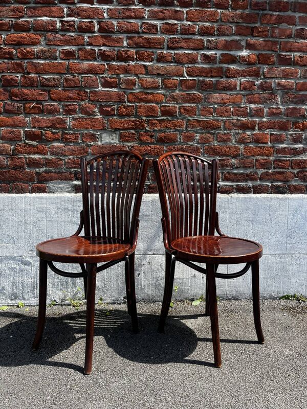 Lot 4 chaises bistrot à barreaux anciennes style Thonet