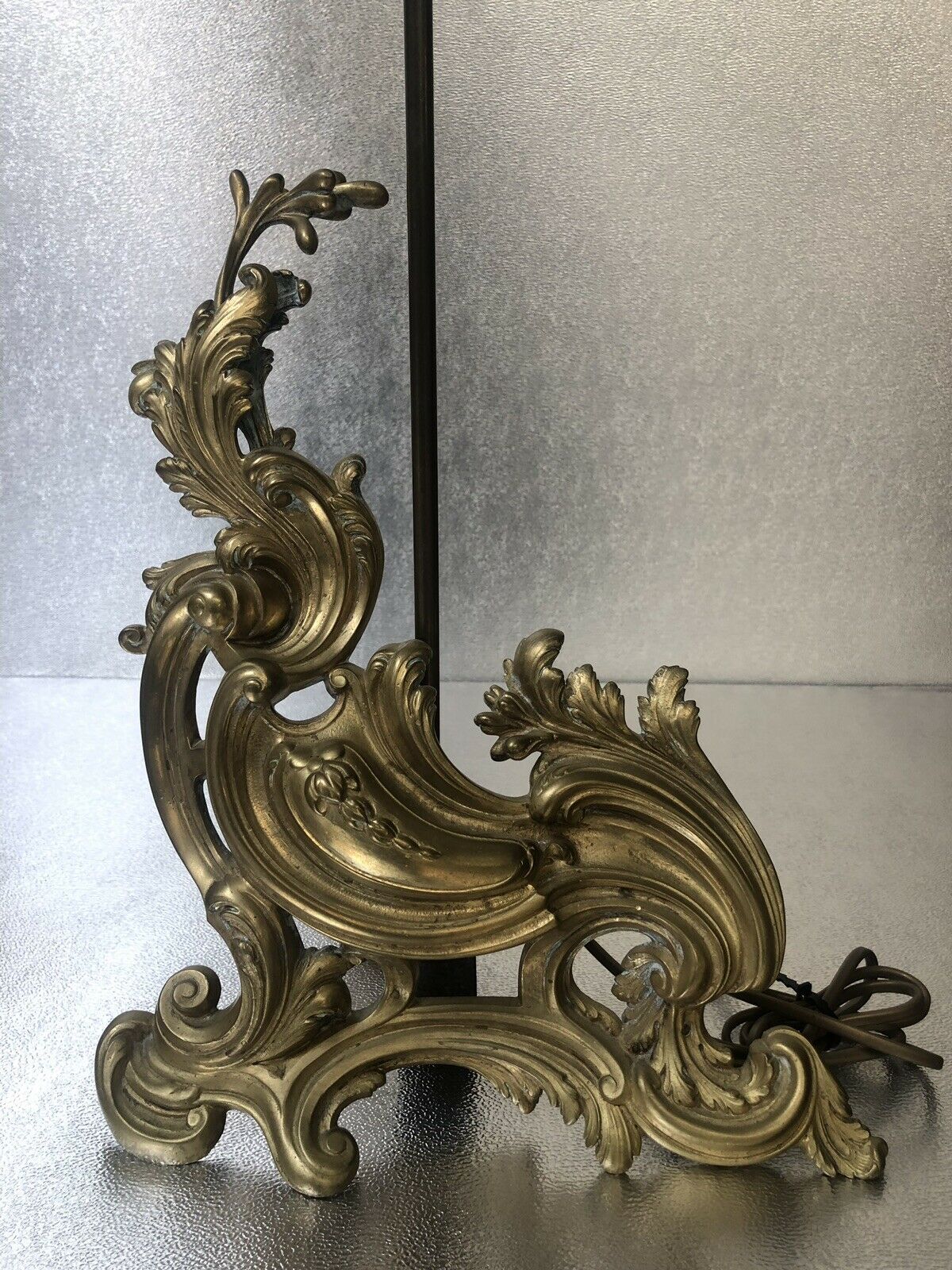 Paire lampe XlXème, devant de cheminée bronze rocaille style Louis XV