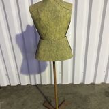 Former cardboard mannequin
