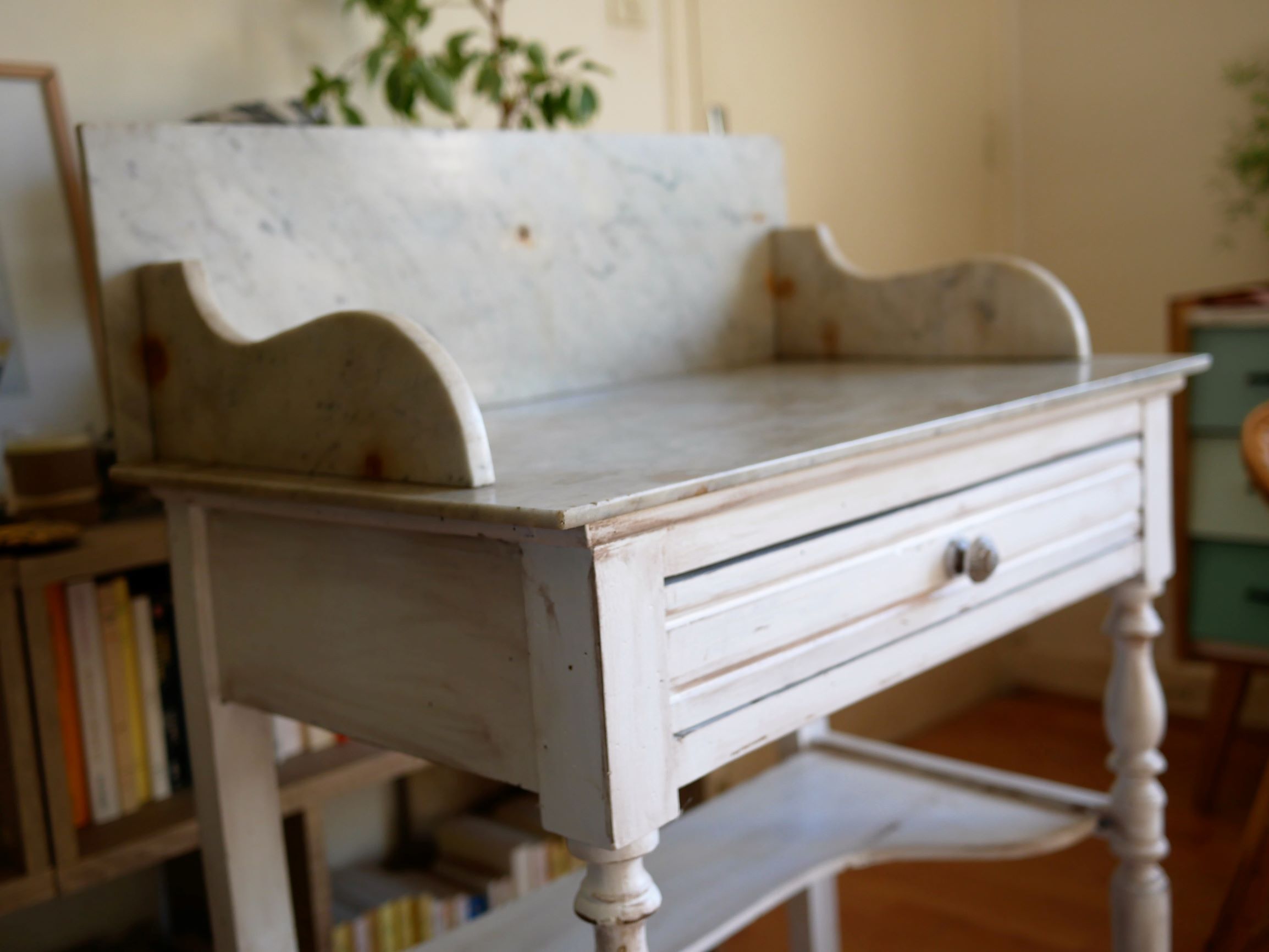 Wood dressing table and marble