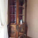 curved louis xv-style showcase