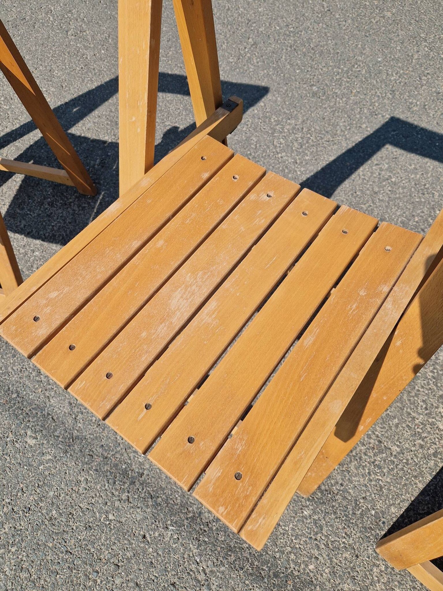 4 chaises pliantes par Aldo Jacober