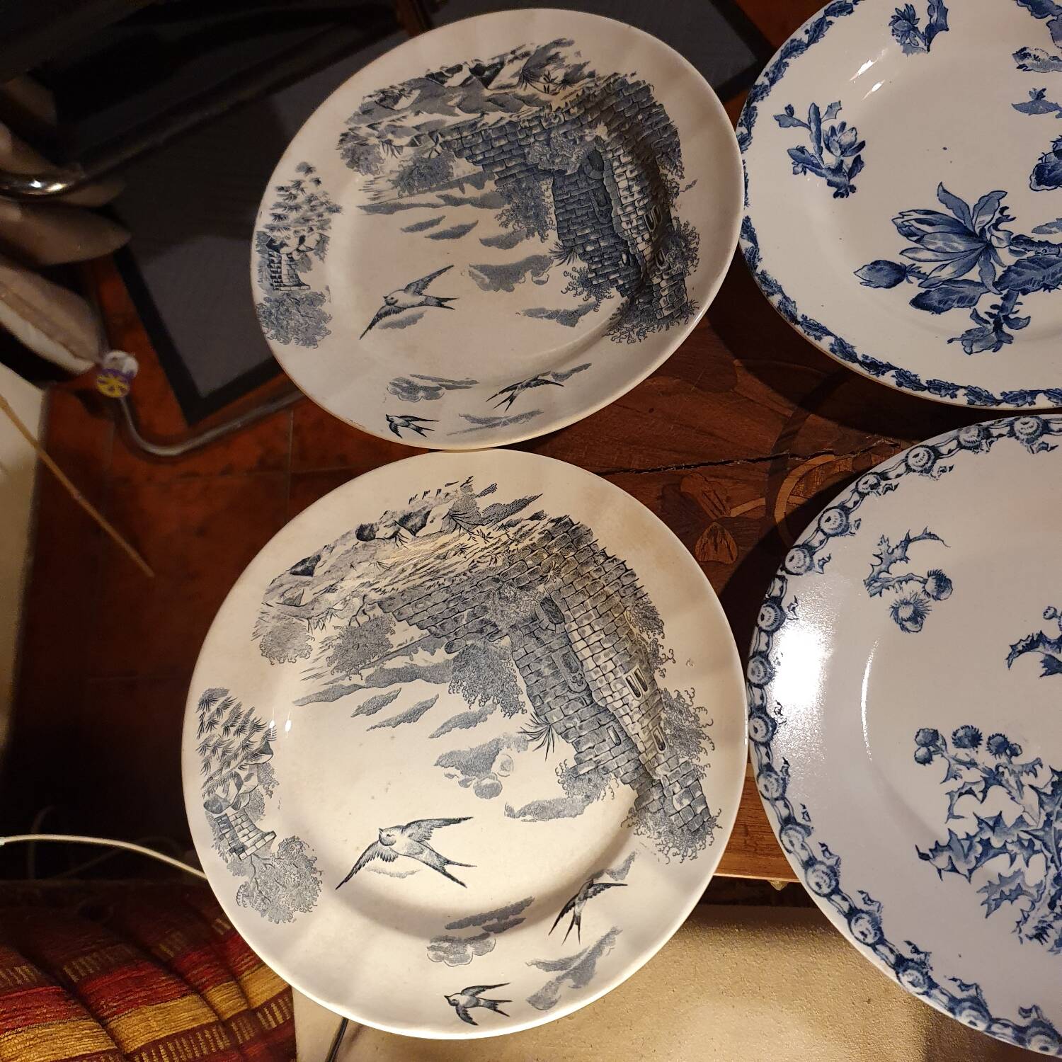 Set de 6 assiettes 4 Longchamp et 2 de Gien