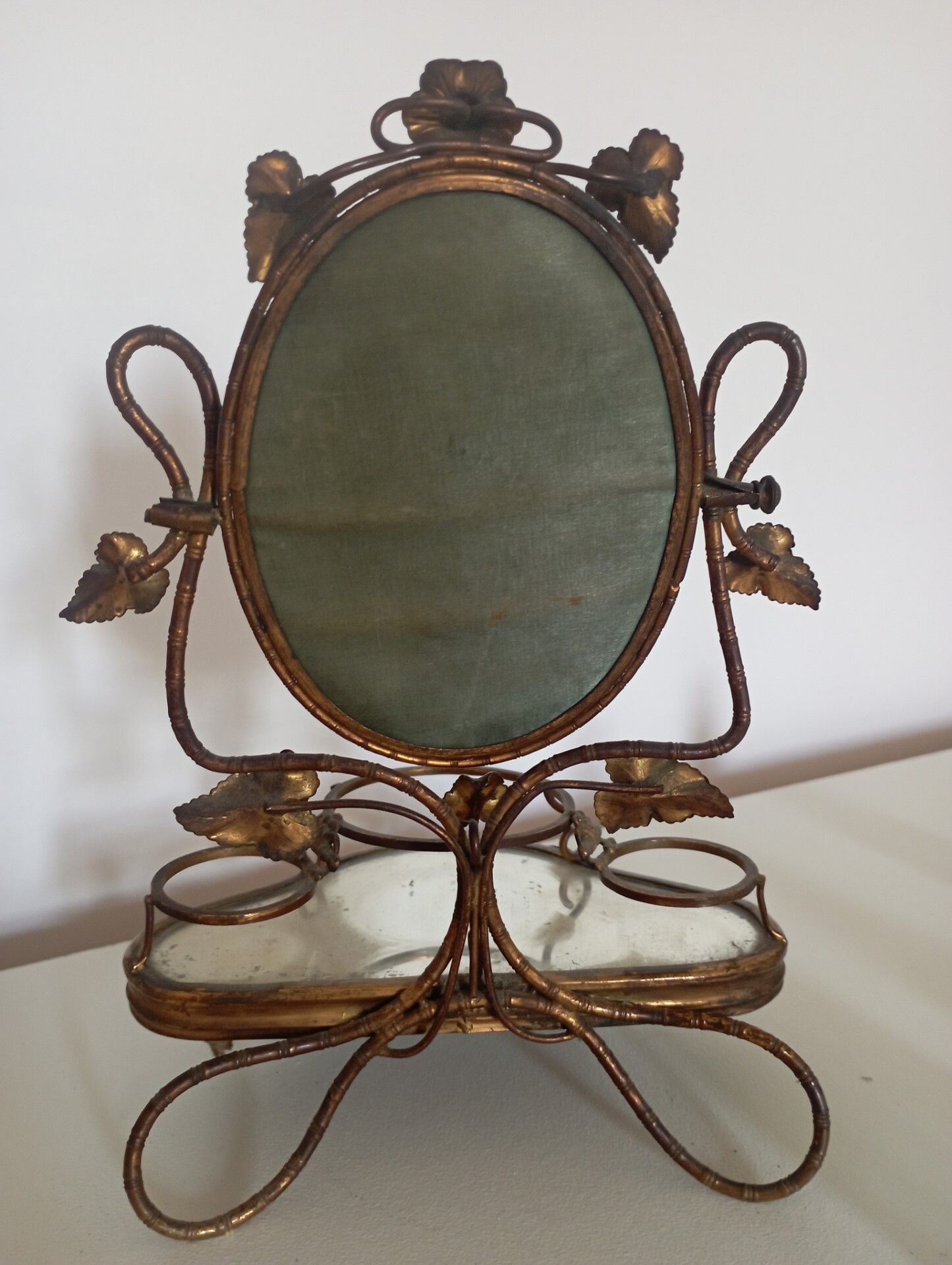 Miroir garniture de toilette