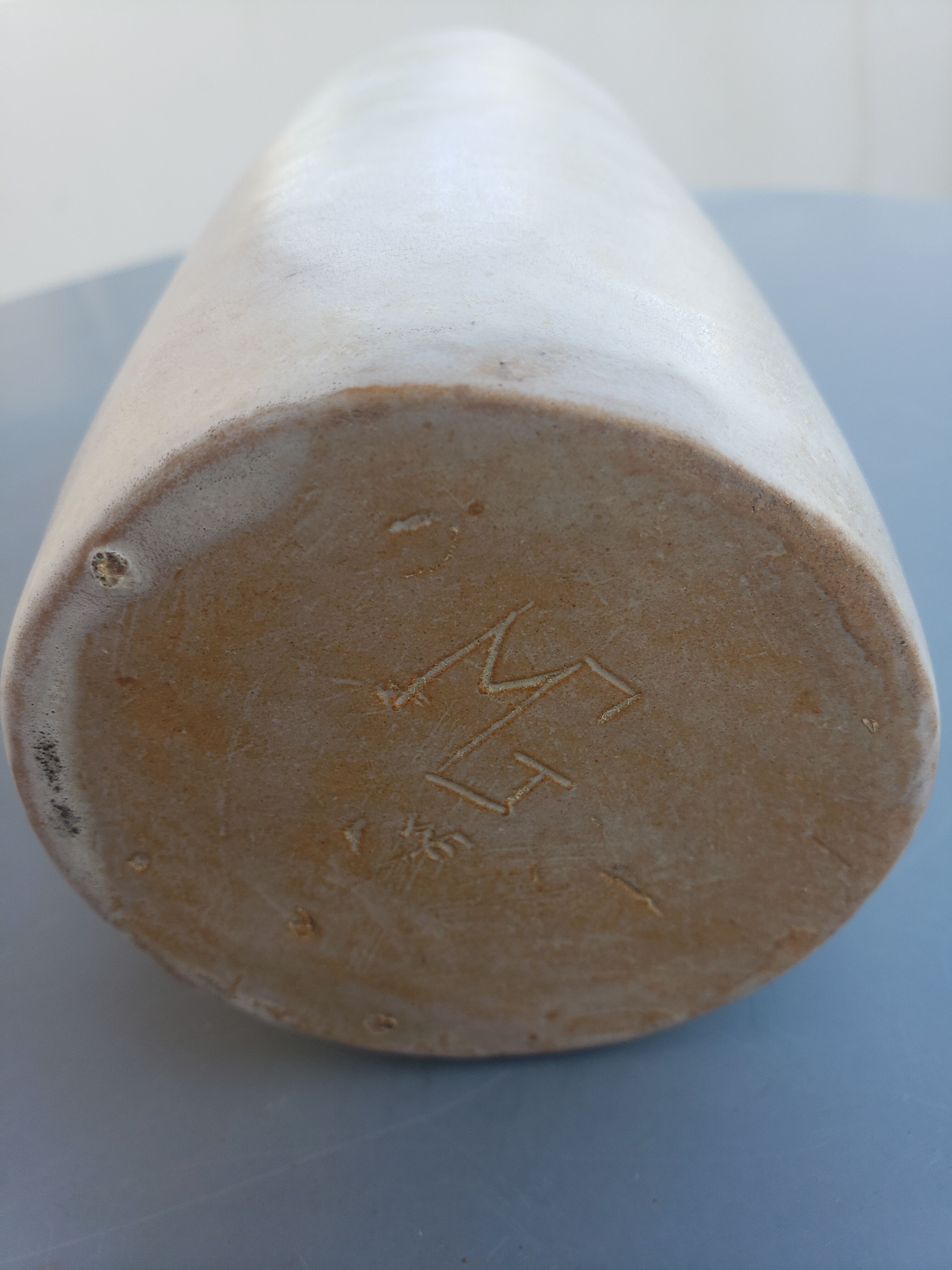 Vase soliflore en grès signé MG année 60/70