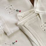 Embroidered tablecloth and 12 vintage napkins