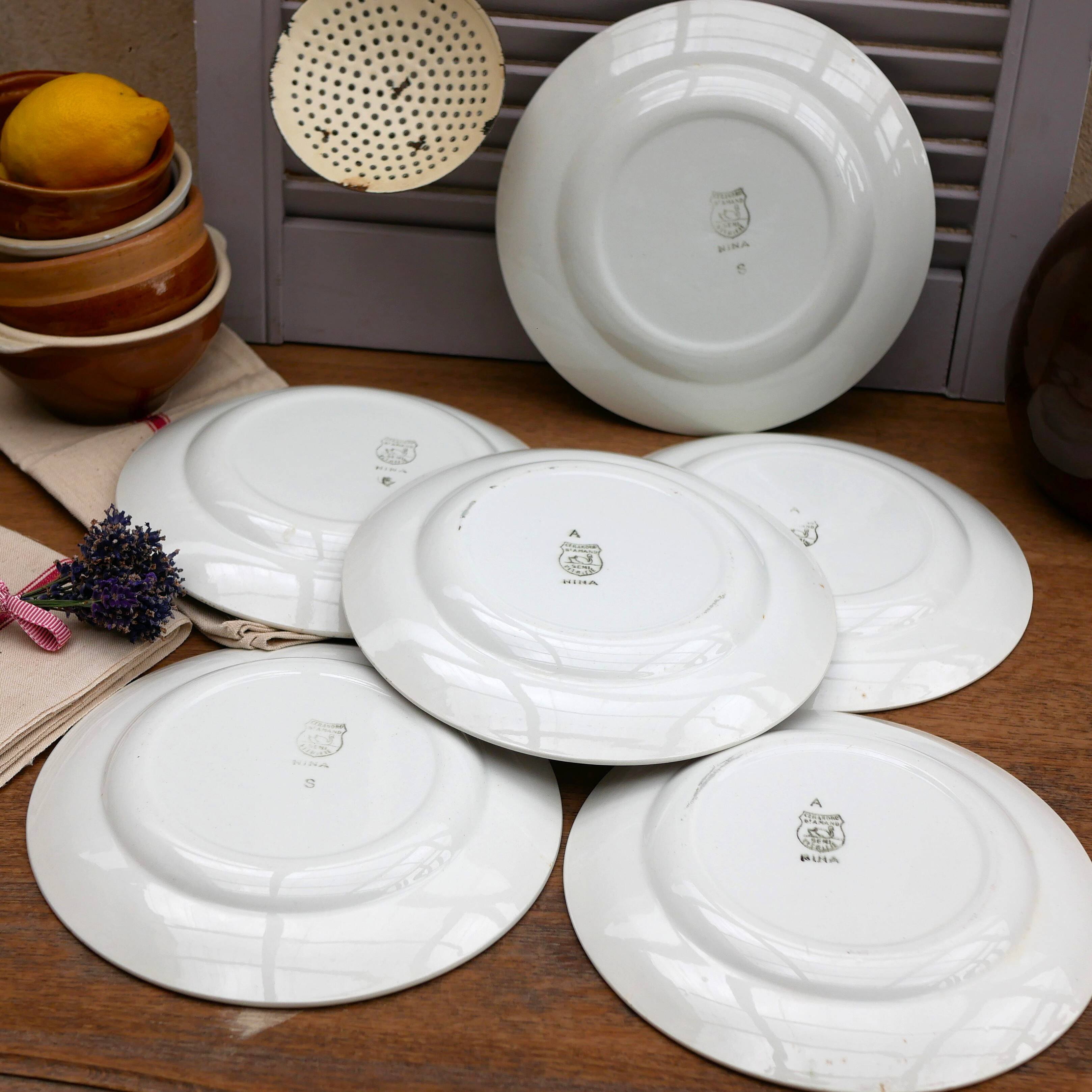 Ensemble de 6 assiettes Art Déco St Amand en grès rouge, motif "Nina"