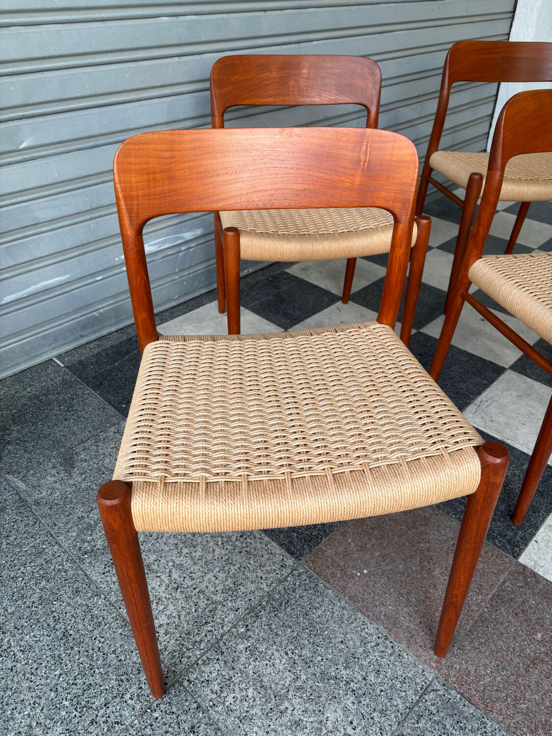 Moller 75 chairs
