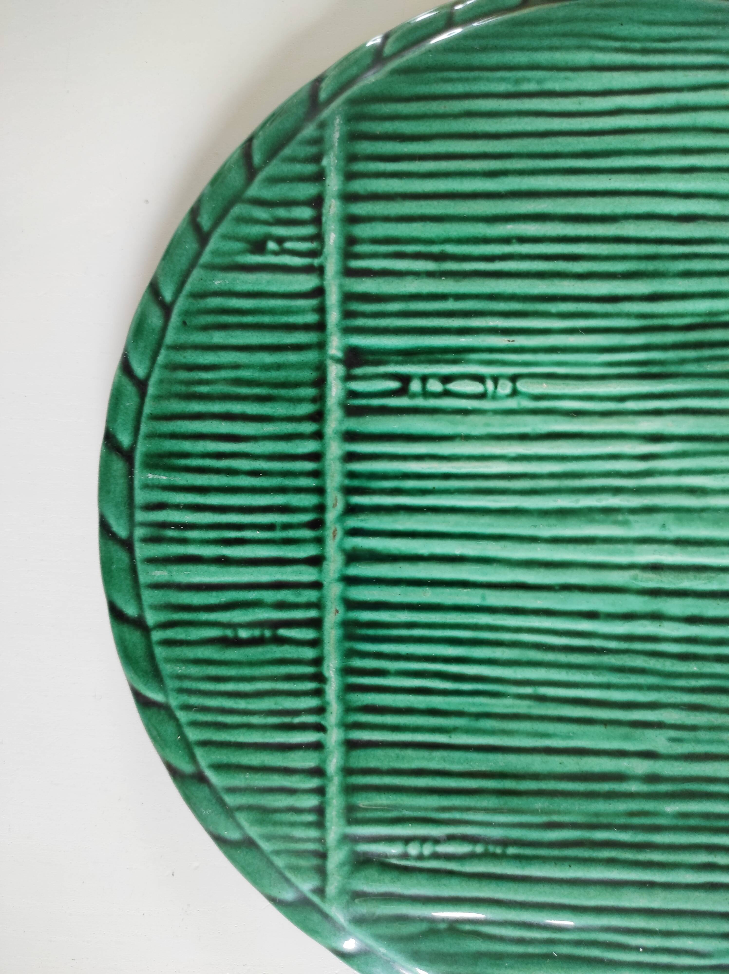 Green ceramic straw effect trivet