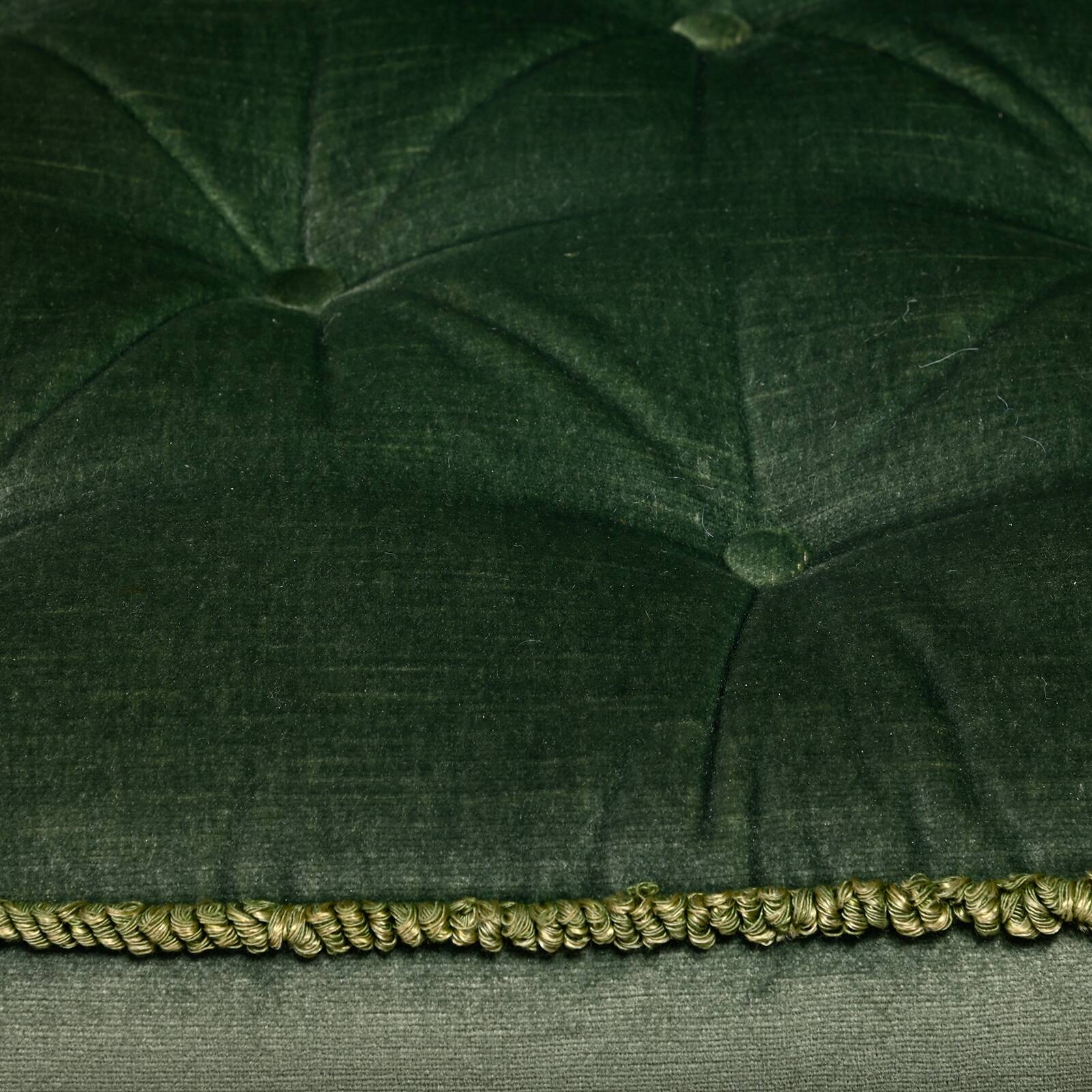 Fauteuils Skrindan en hêtre et velours vert, par Kerstin Hörlin-Homquist, Suède