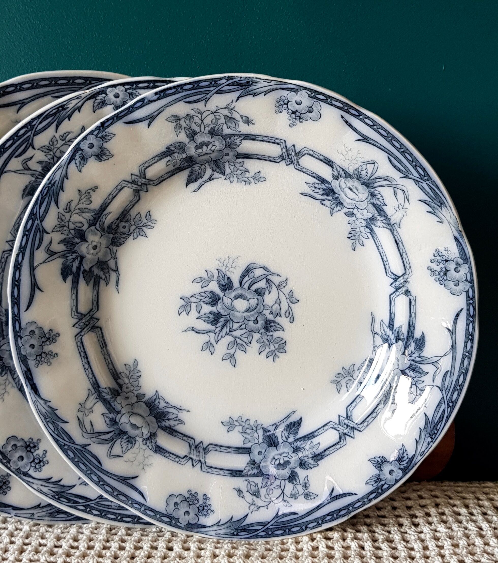 Set of 3 plates old blue motifs model Cerus