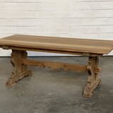 Monastery-style table