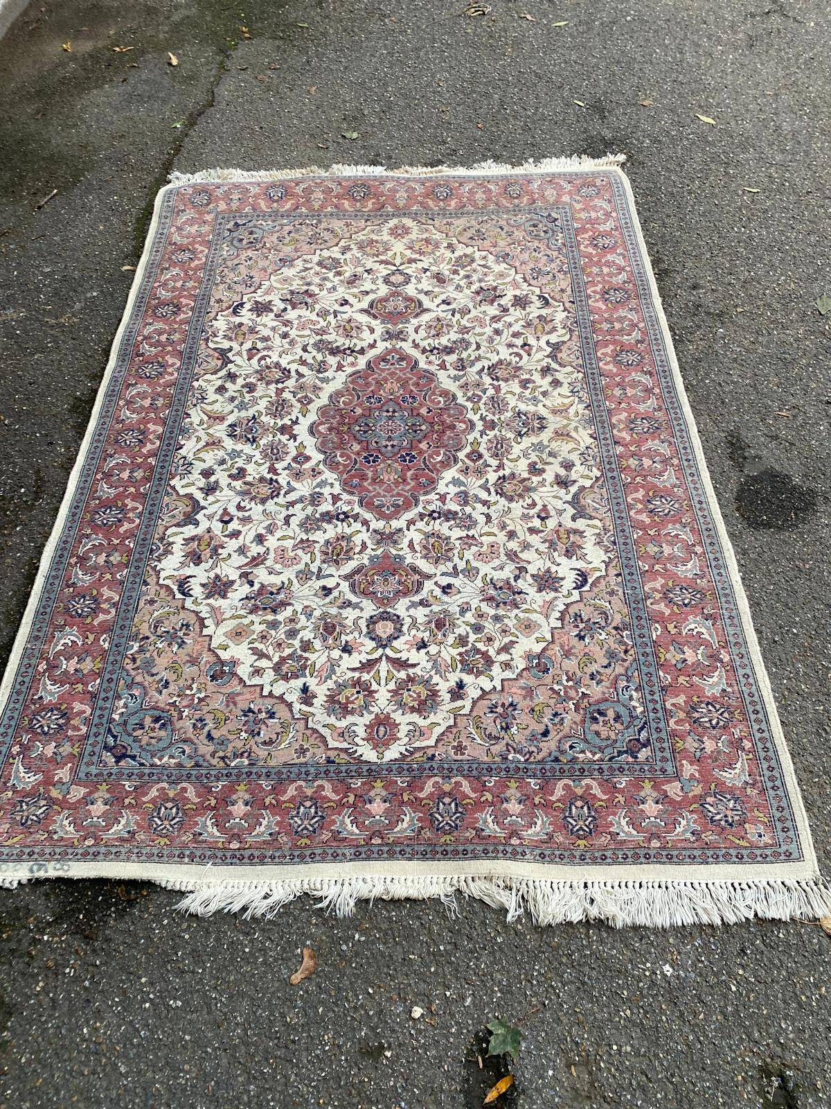 Handmade knotted wool Persian rug 130x200cm