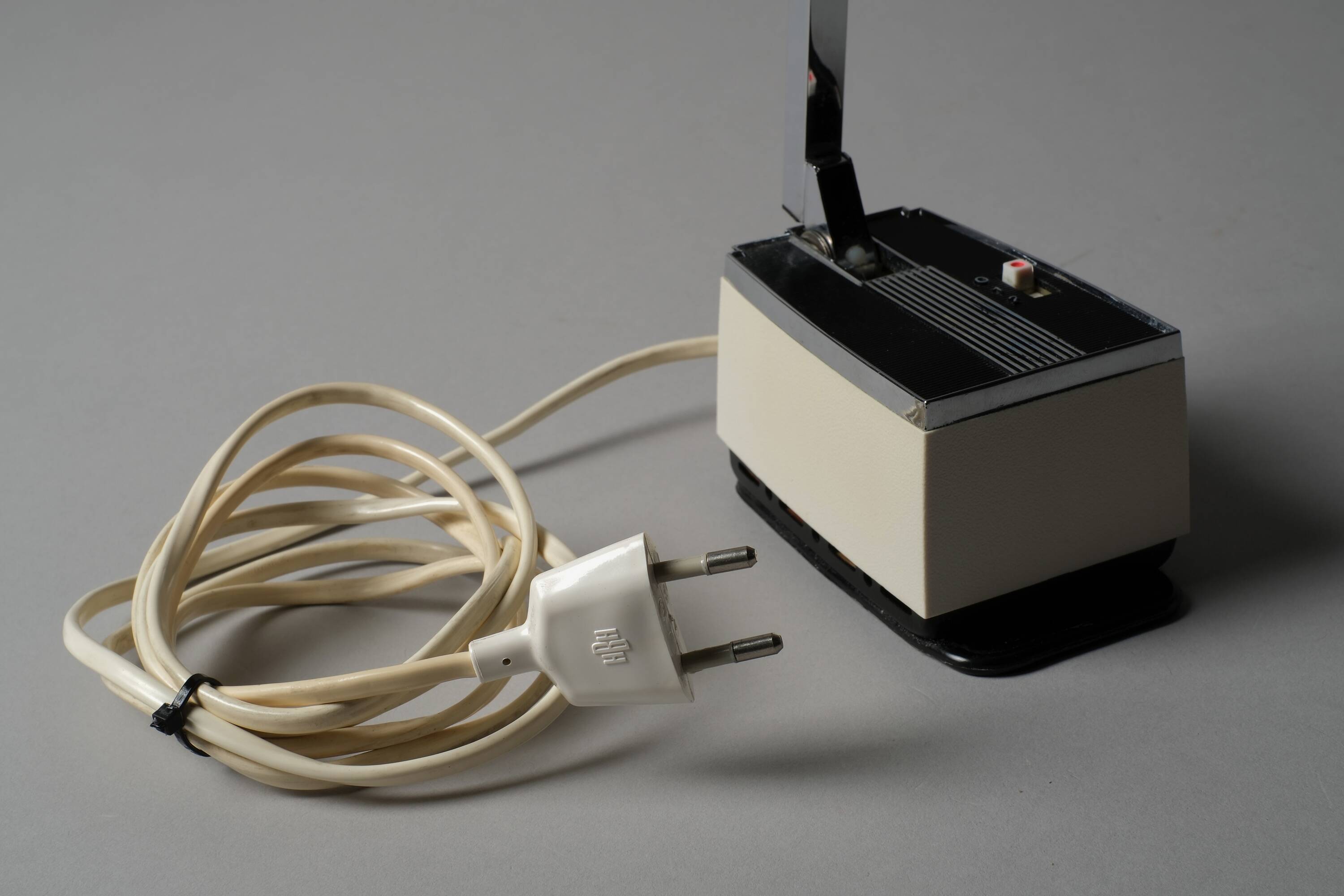 Lampe HBH Solo Type 8300 antenne télescopique, Danemark, années 1960