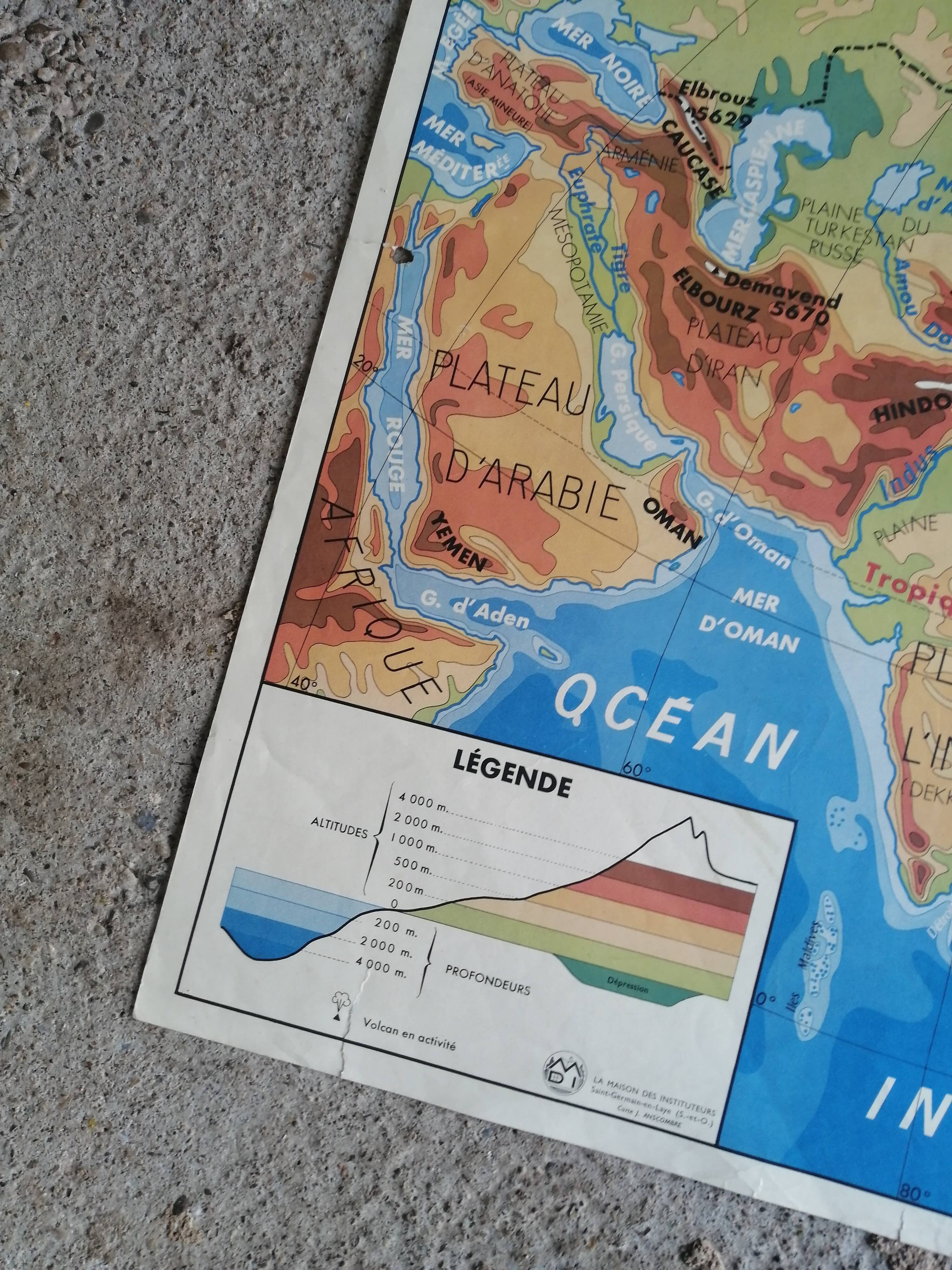 Vintage North America / Asia school physical map.
