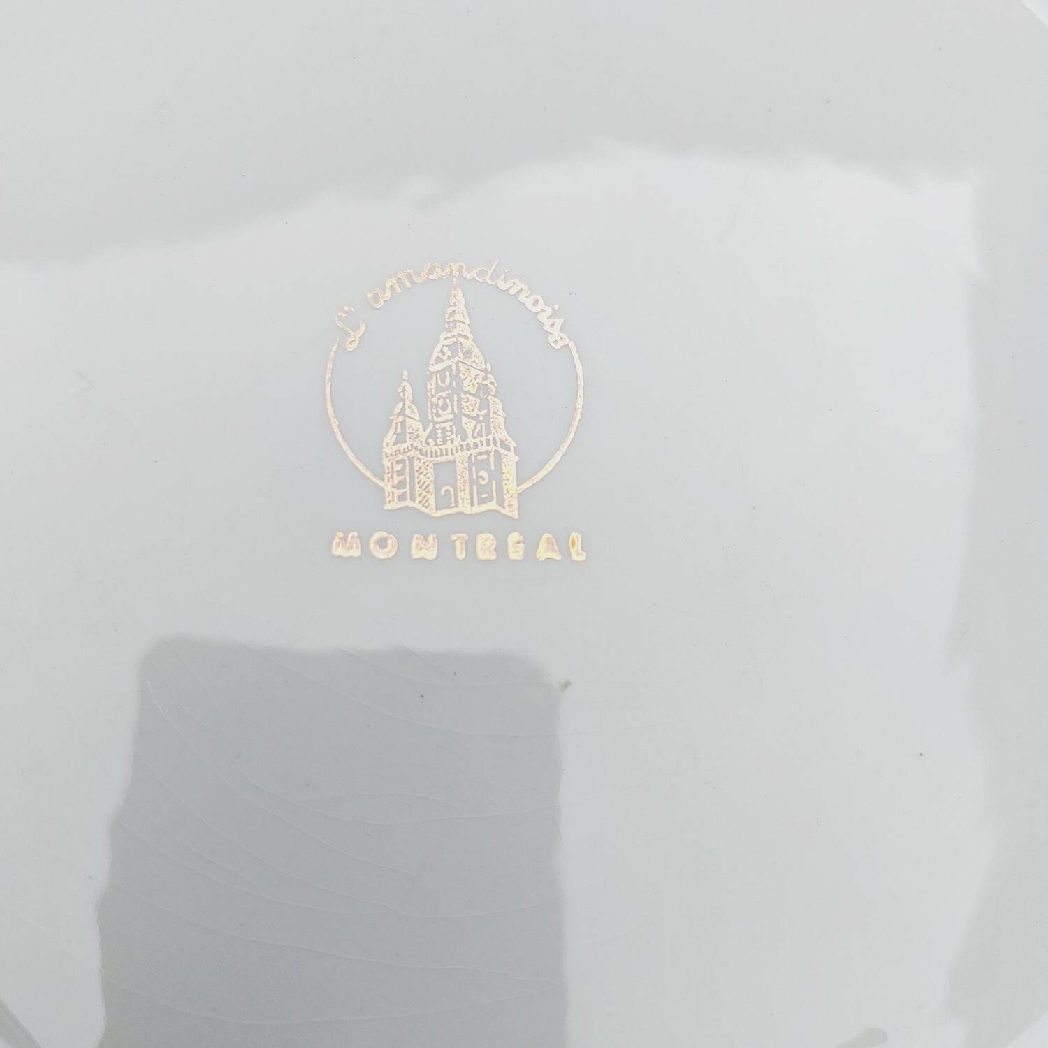 Serving dish L'Amandinoise Montreal