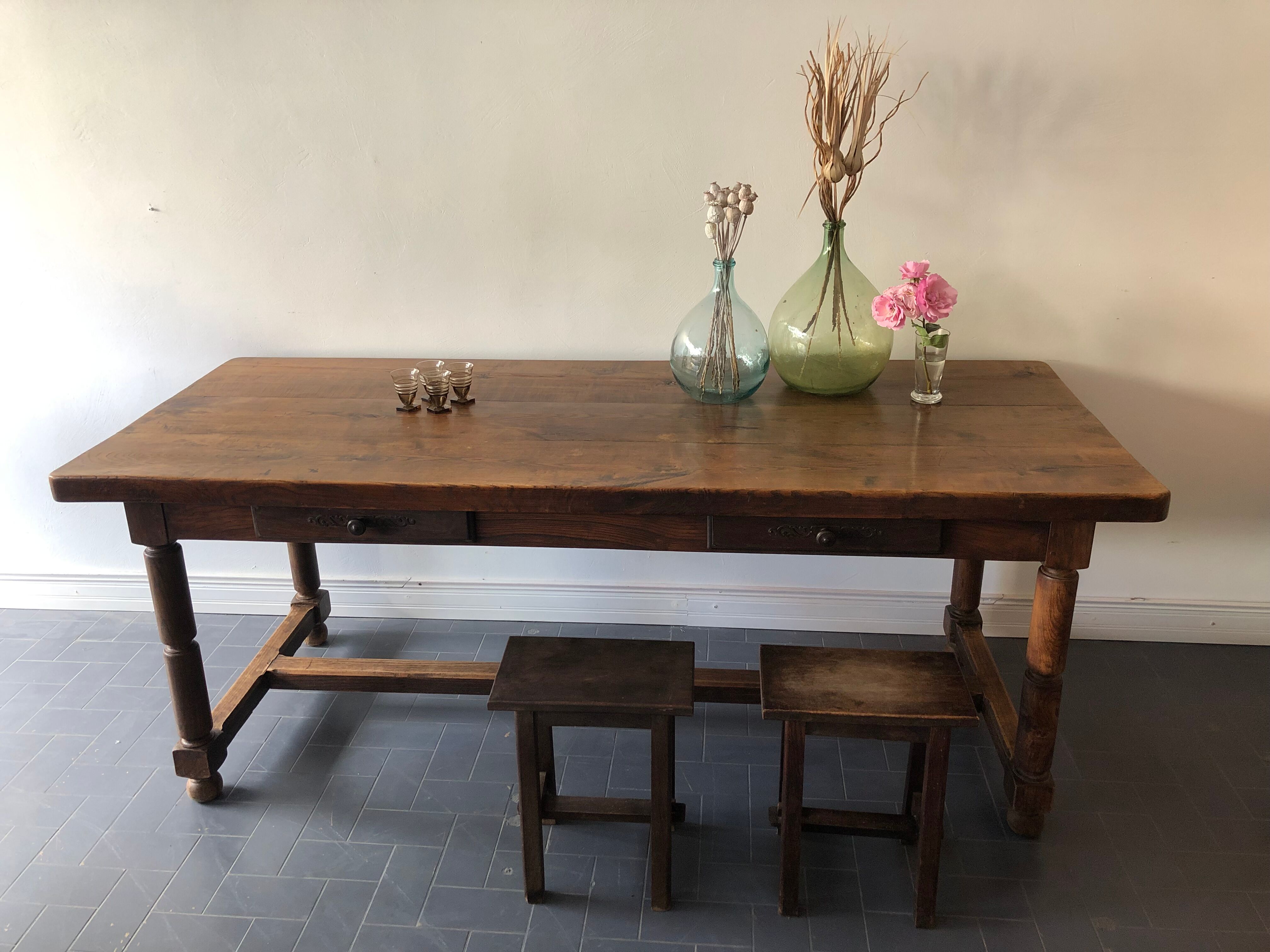 Farm table with stowed