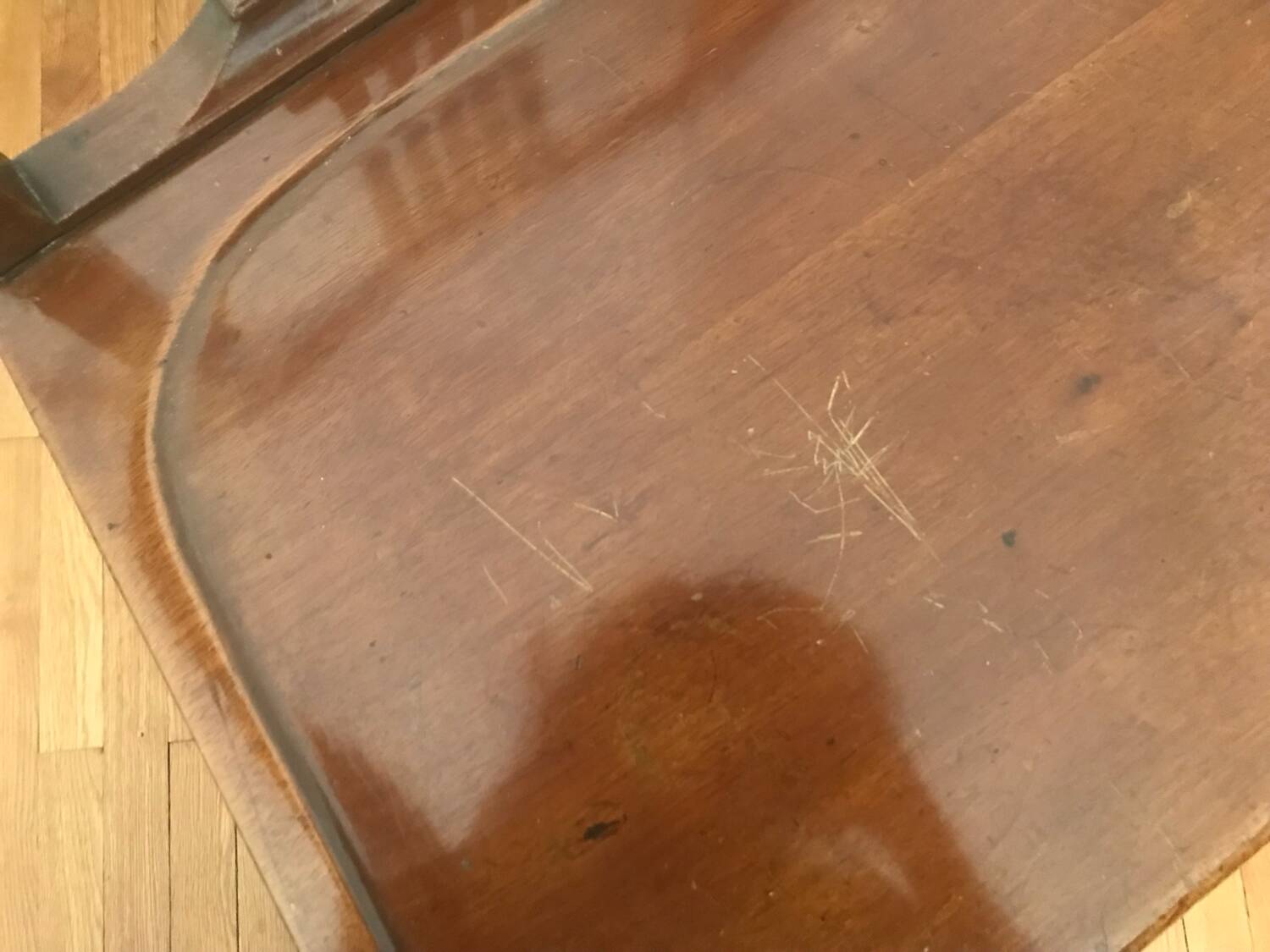 Mahogany banquette canapé in Hepplewhite style