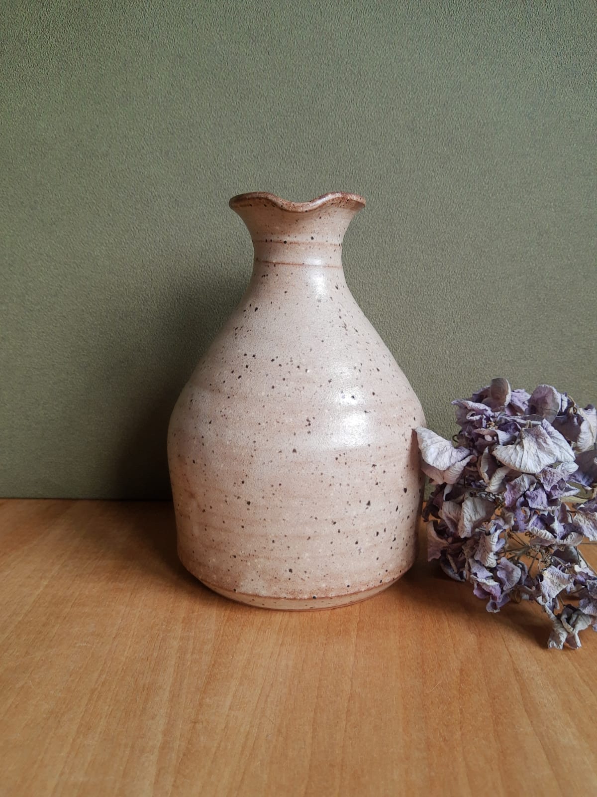 Vallauris pitcher in vintage sandstone