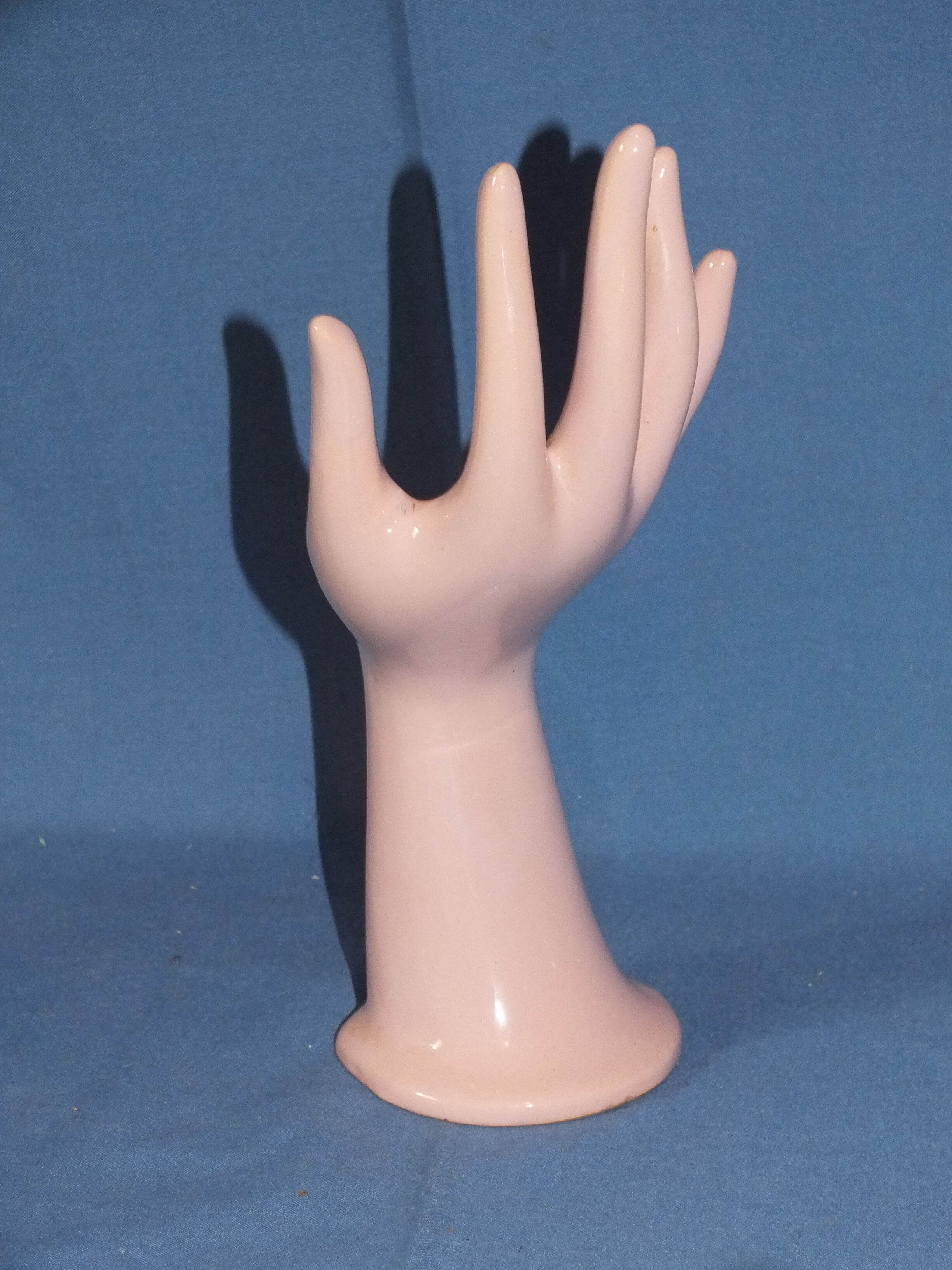 Pink vintage ceramic hand baguier