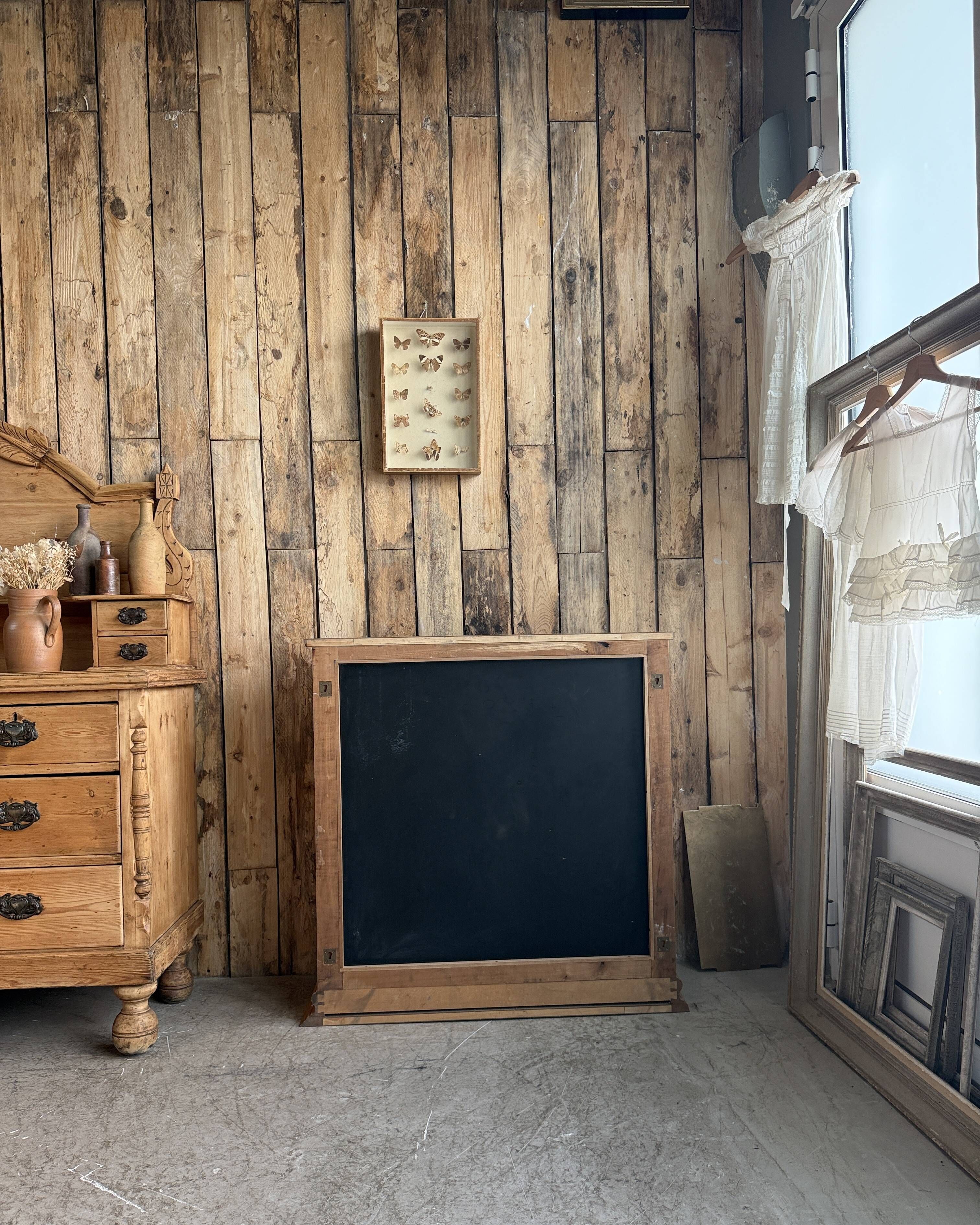 Ancien présentoir de commerce (rénové)