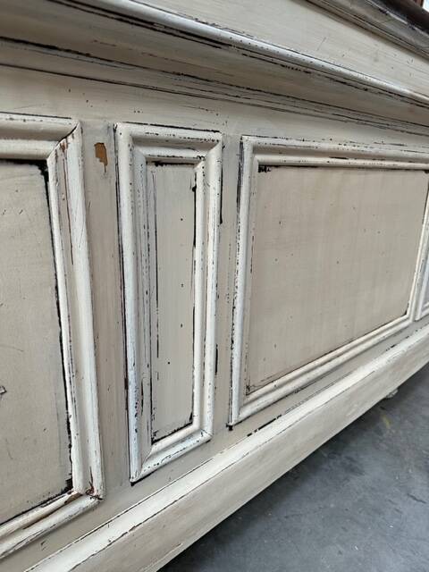 Huge store counter at the beginning of the 20th century