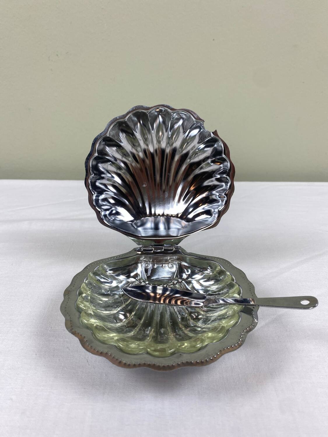 Shell butter dish
