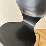 3 chaises Arne Jacobsen série 7