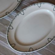 Lot 2 oval dishes Terre de fer Saint Amand swan