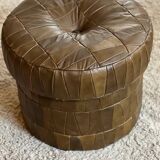 Pouf / coffre en patchwork de cuir kaki style De Sede