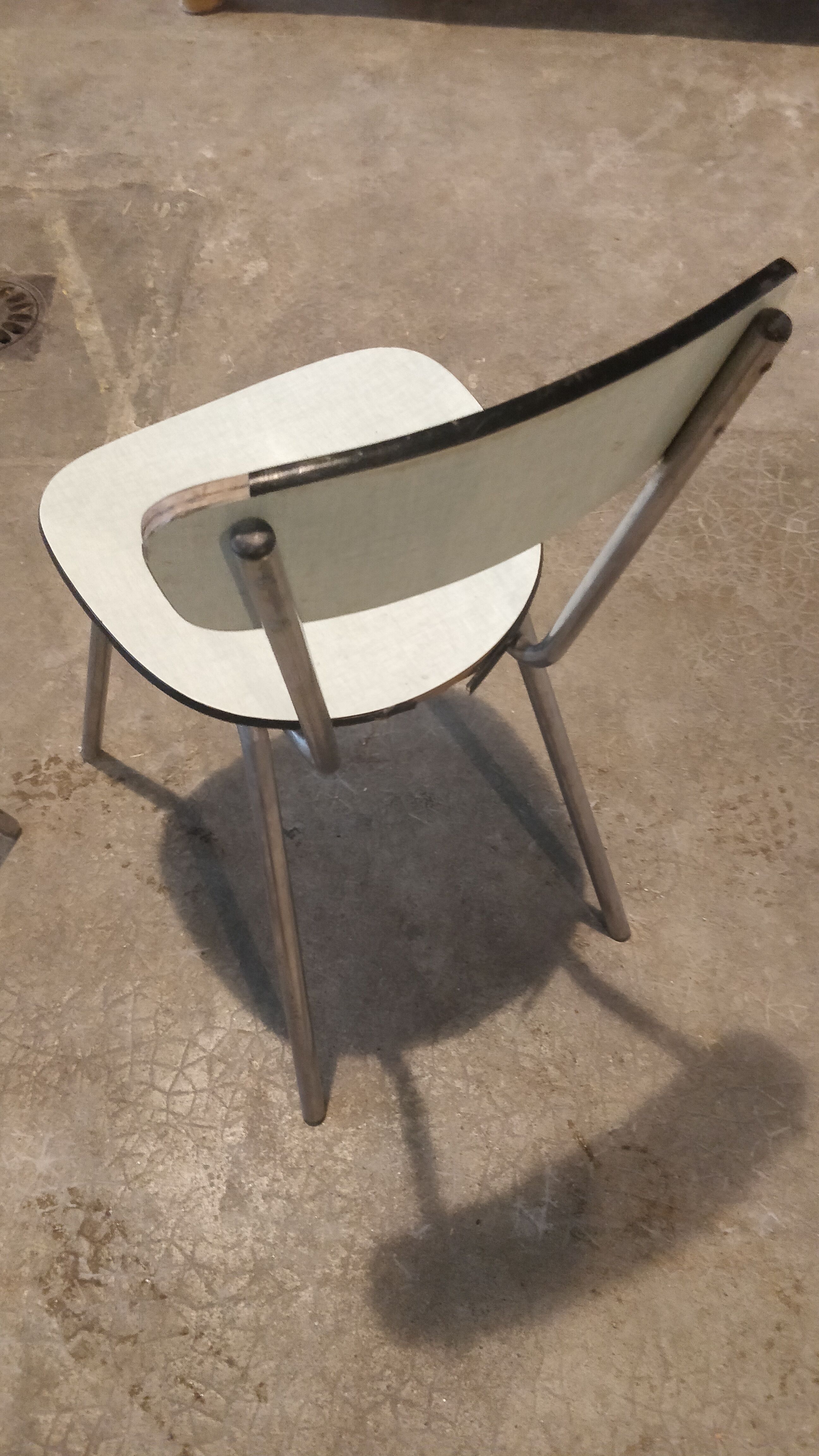 Lot de 2 chaises formica