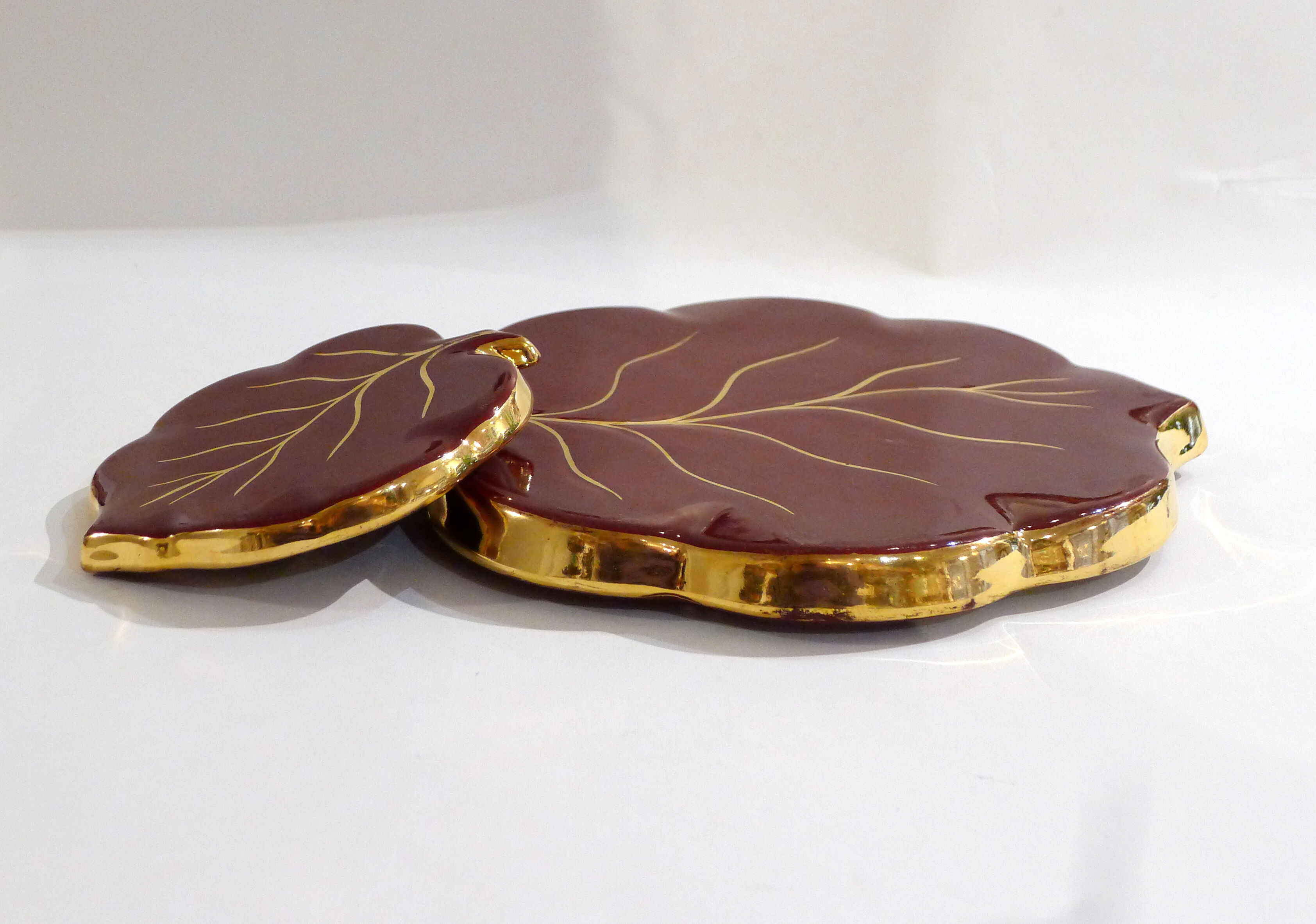 Bottom of flat leaves