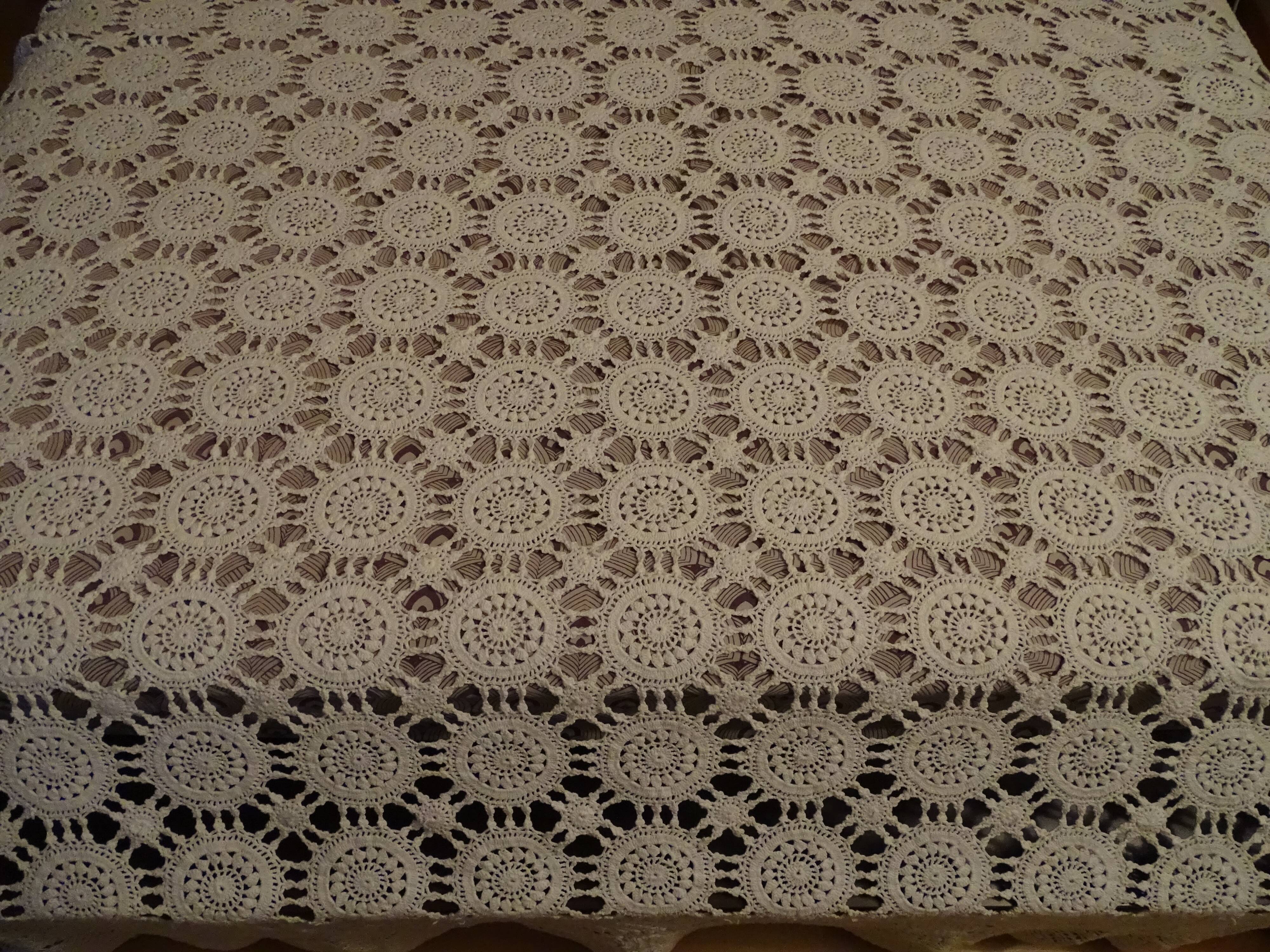 Antique crochet bed cover 275 x 255