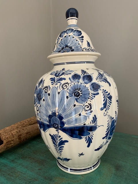 Vase couvert de Delft