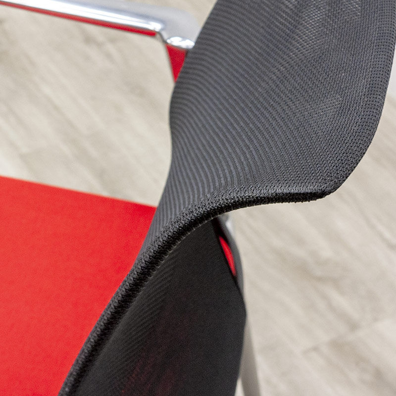 Vitra Medaslim visitor chair in red and black