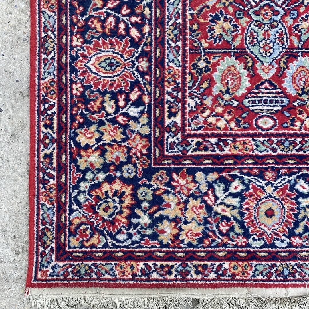 Shiraz Persian rug 248 cm by 170 cm