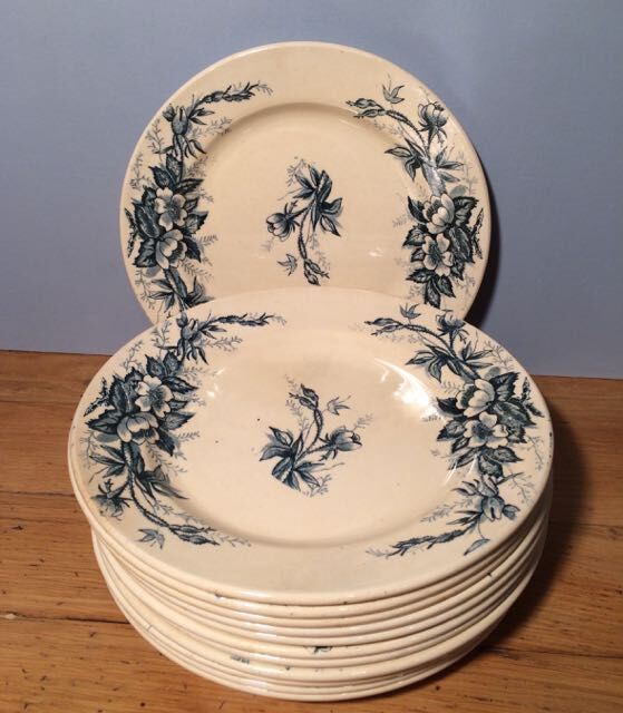 Suite of 12 land of iron plates