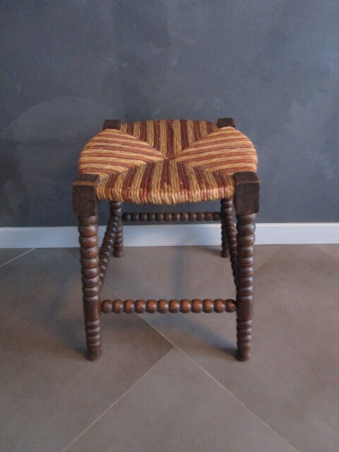 Antique mulched stool, turned feet