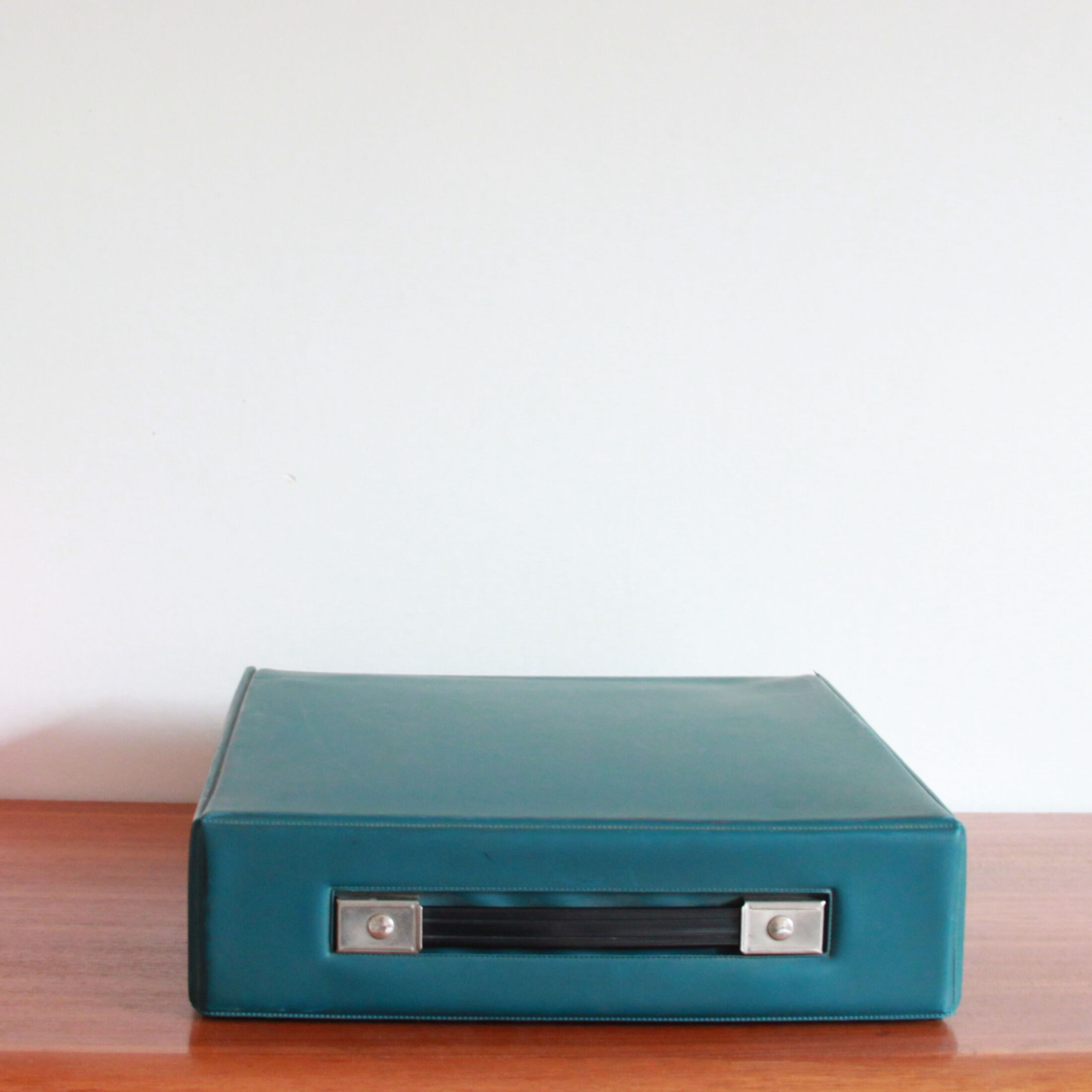 Lettera 32 Olivetti green blue typewriter with its original box