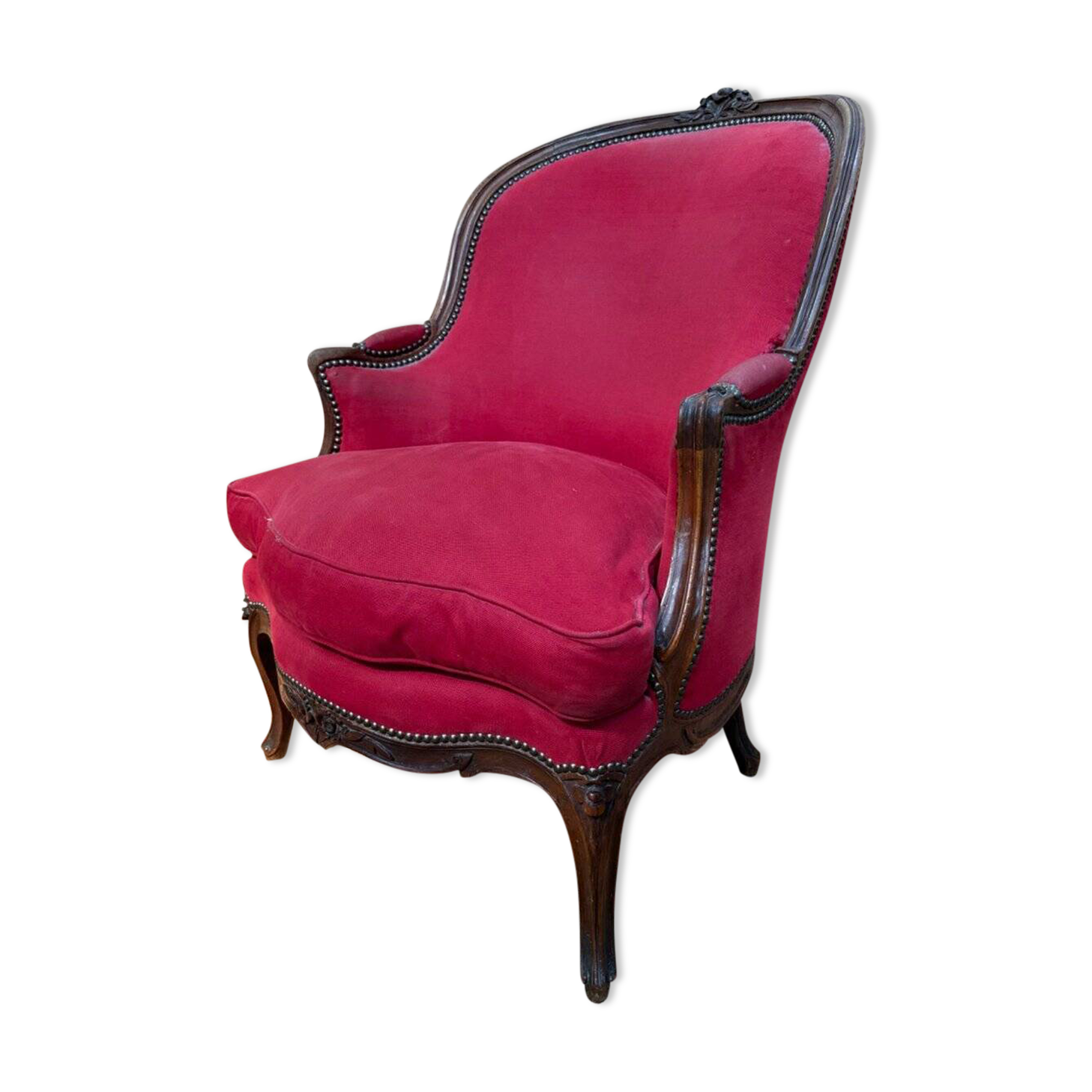 Bergère Gondole – Style Louis XV – Noyer Sculpté – Clous Bronze
