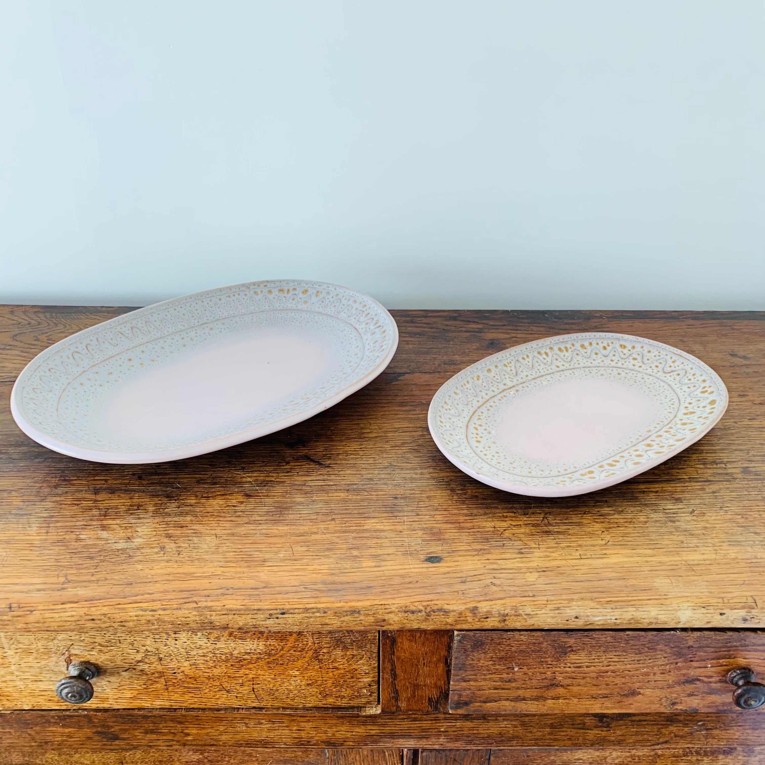 Service Jean Austruy, Vallauris, set of 37 pieces