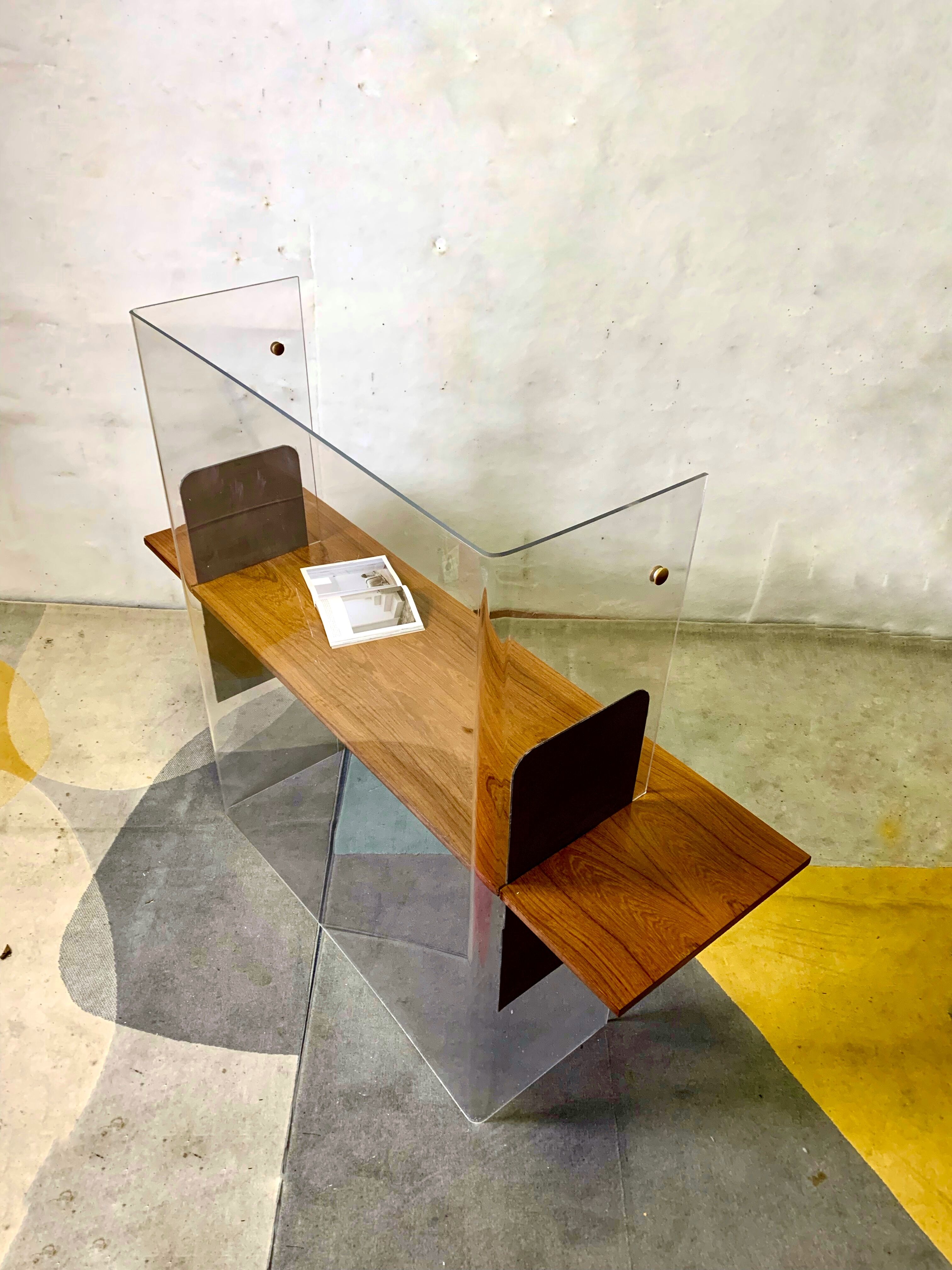 Bureau space age roomdivider 1980