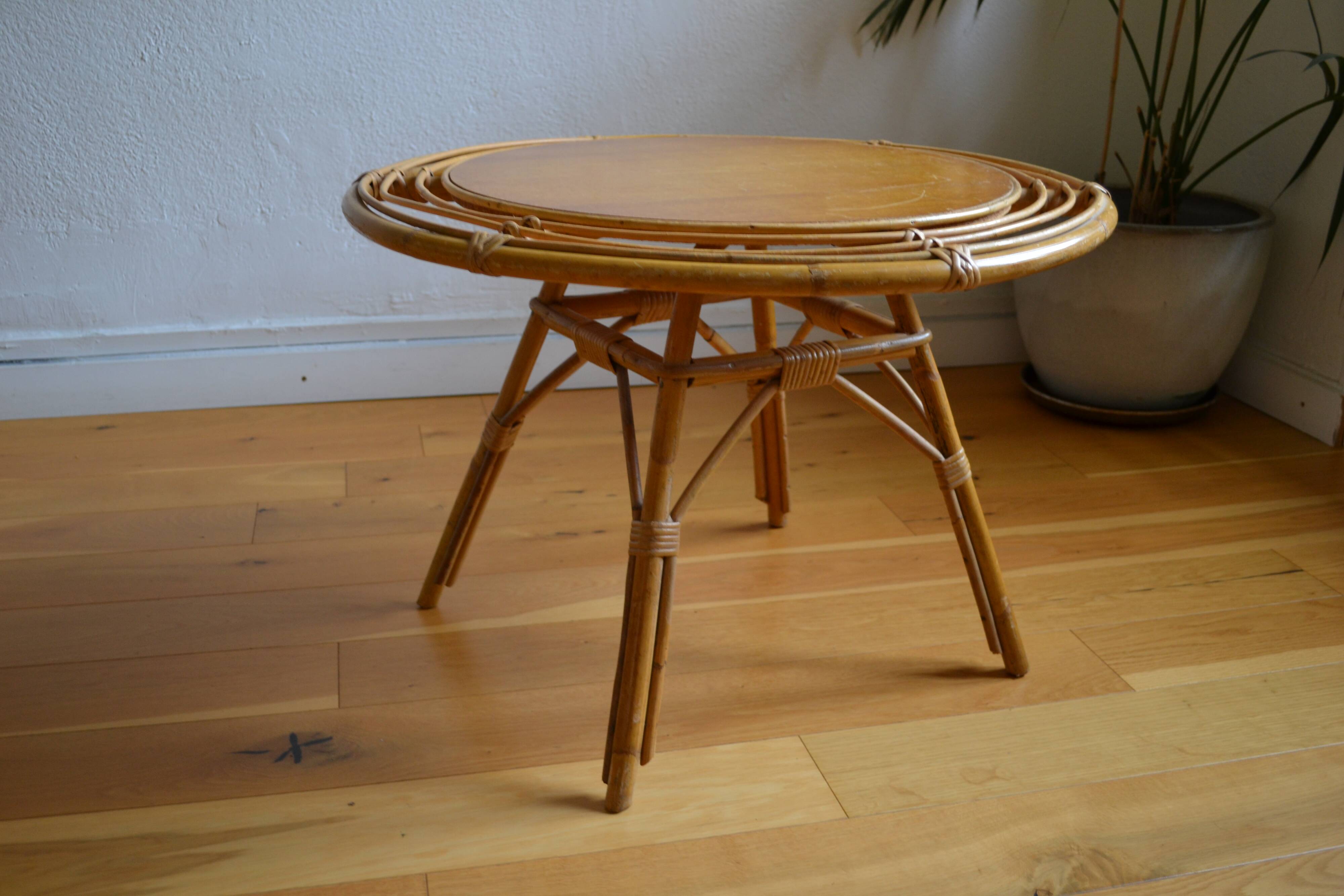 Vintage round rattan coffee table