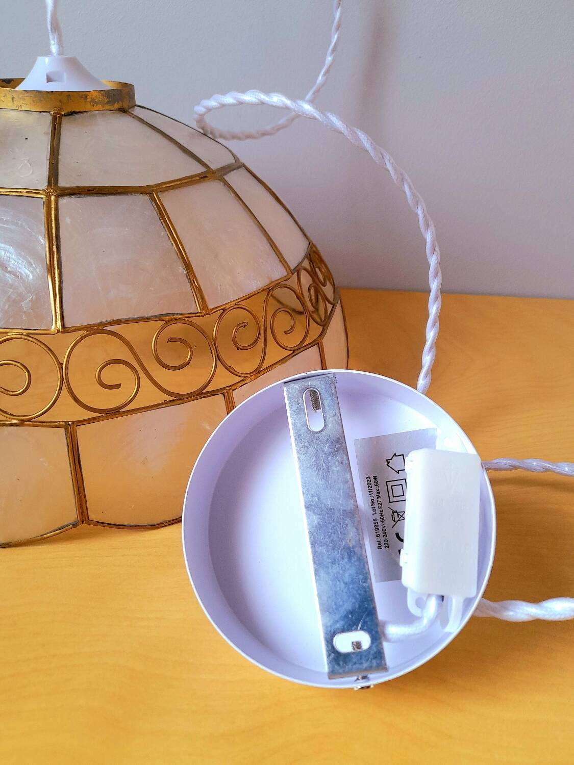 Suspension nacre et laiton 1960
