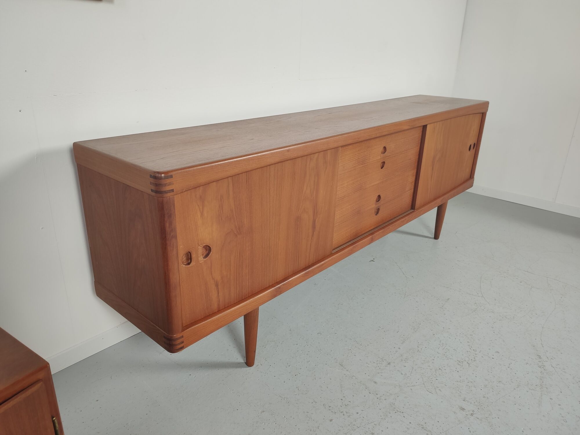 Enfilade en teck HW Klein pour Bramin made in Denmark 1960s